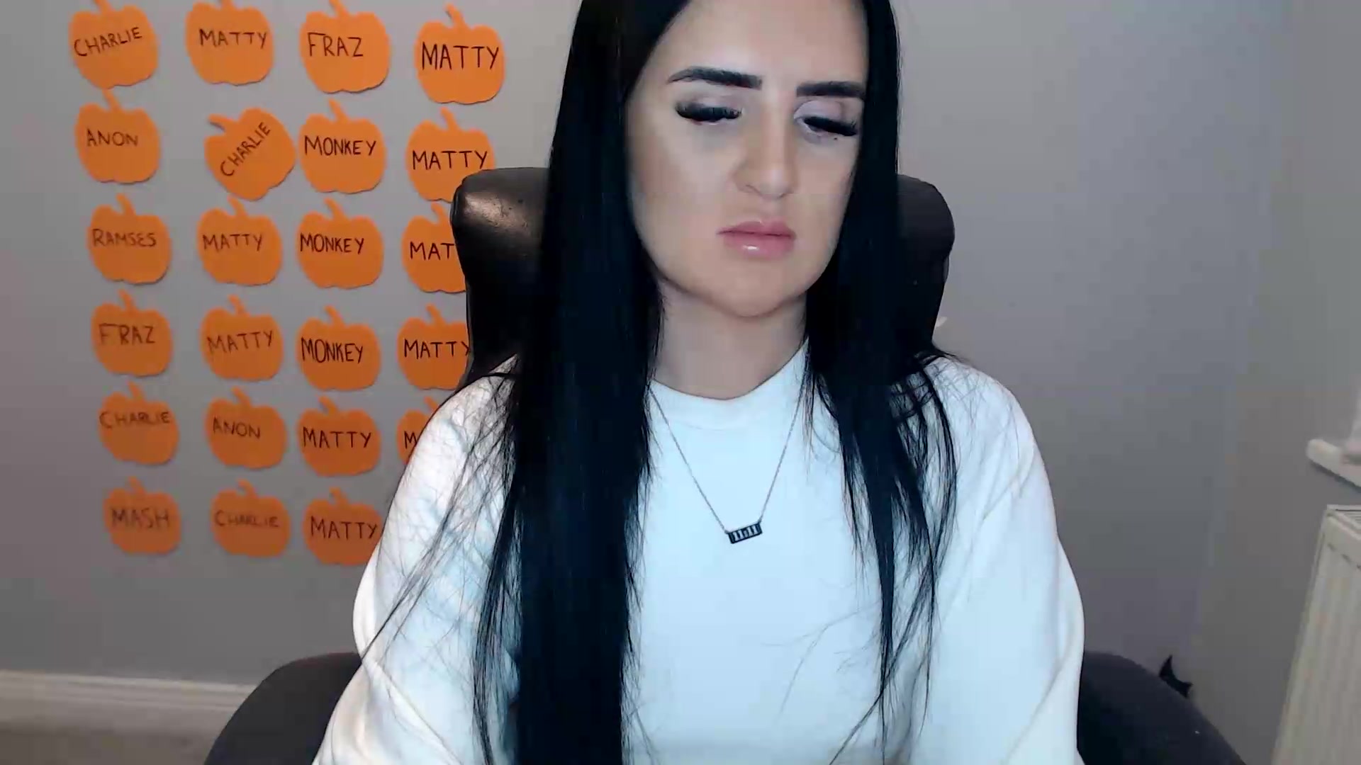 Gallery image thumbnail from Crystal_MFC's myfreecams stream on, 10/05/2026, 13:55 image 10 of 20