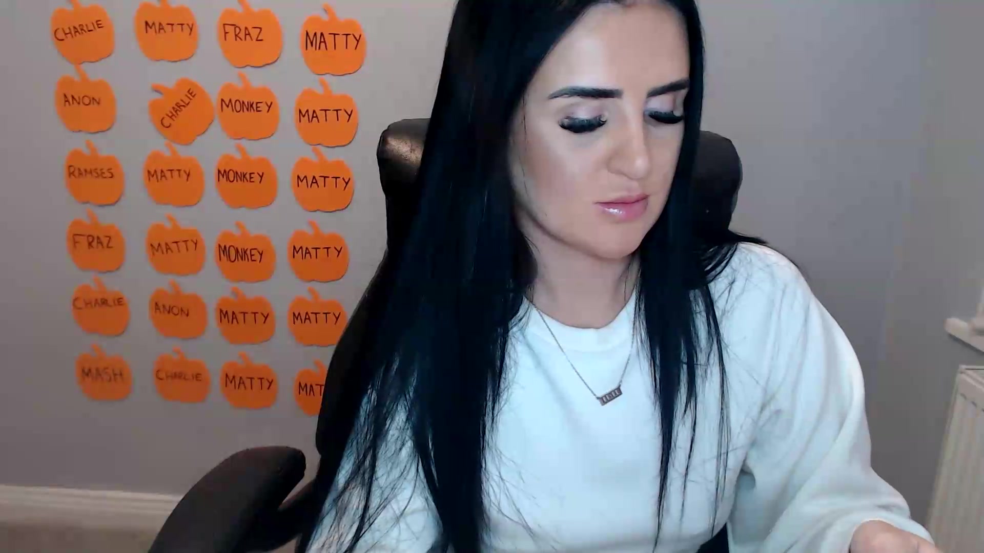 Gallery image thumbnail from Crystal_MFC's myfreecams stream on, 10/05/2026, 13:55 image 16 of 20