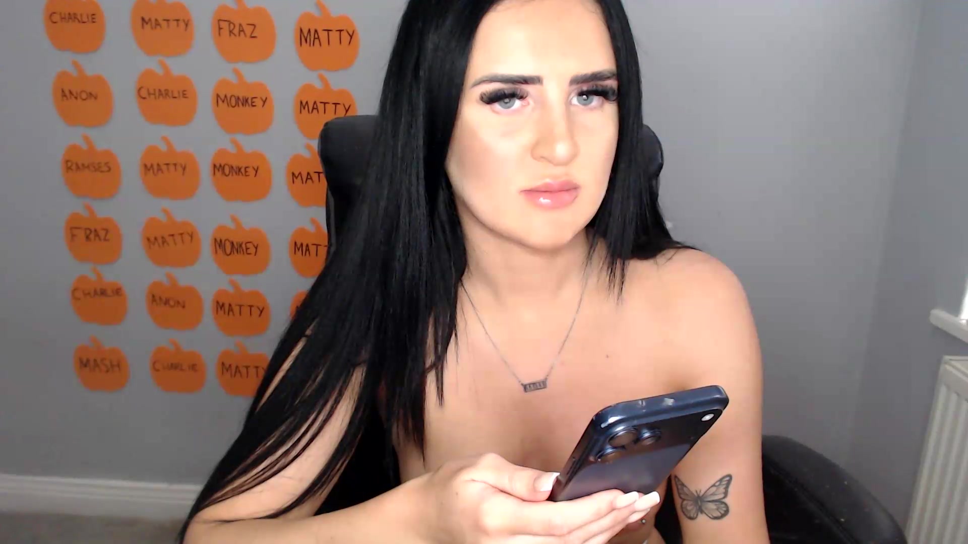Gallery image thumbnail from Crystal_MFC's myfreecams stream on, 10/06/2026, 14:00 image 13 of 20