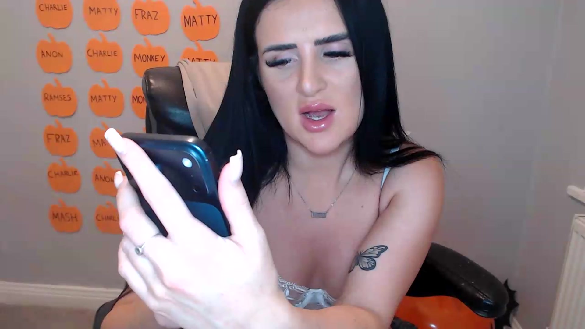 Gallery image thumbnail from Crystal_MFC's myfreecams stream on, 10/06/2026, 21:19 image 15 of 20
