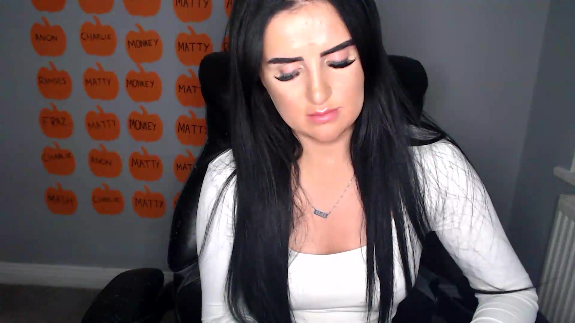 Gallery image thumbnail from Crystal_MFC's myfreecams stream on, 10/07/2026, 21:25 image 16 of 20