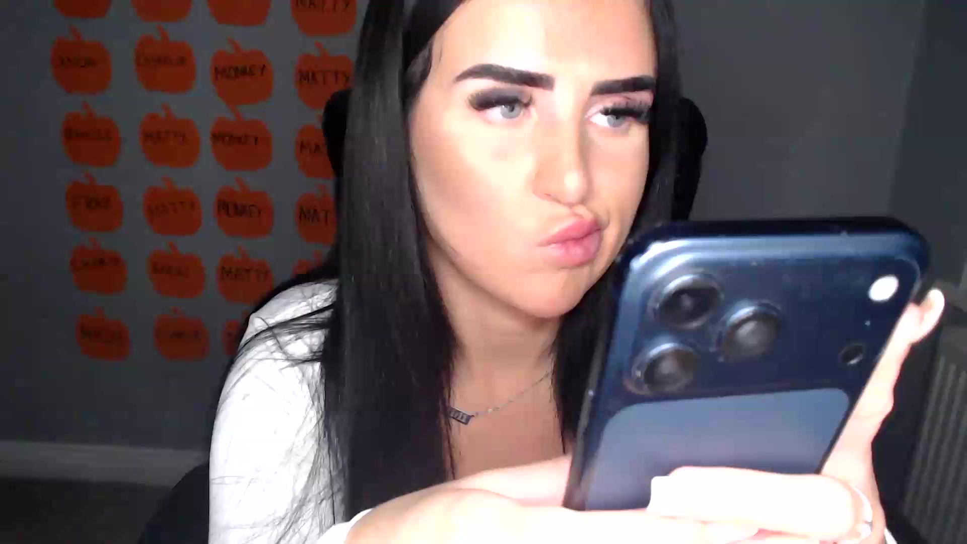 Gallery image thumbnail from Crystal_MFC's myfreecams stream on, 10/07/2026, 21:25 image 8 of 20