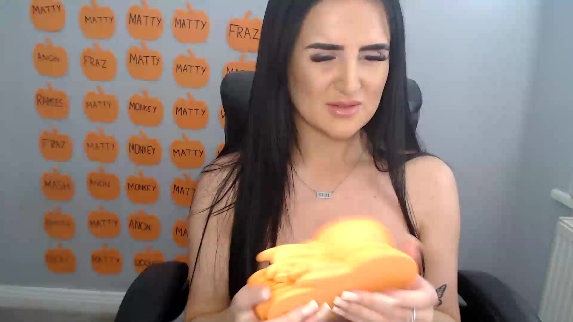 Gallery image thumbnail from Crystal_MFC's myfreecams stream on, 10/11/2026, 14:34 image 4 of 20