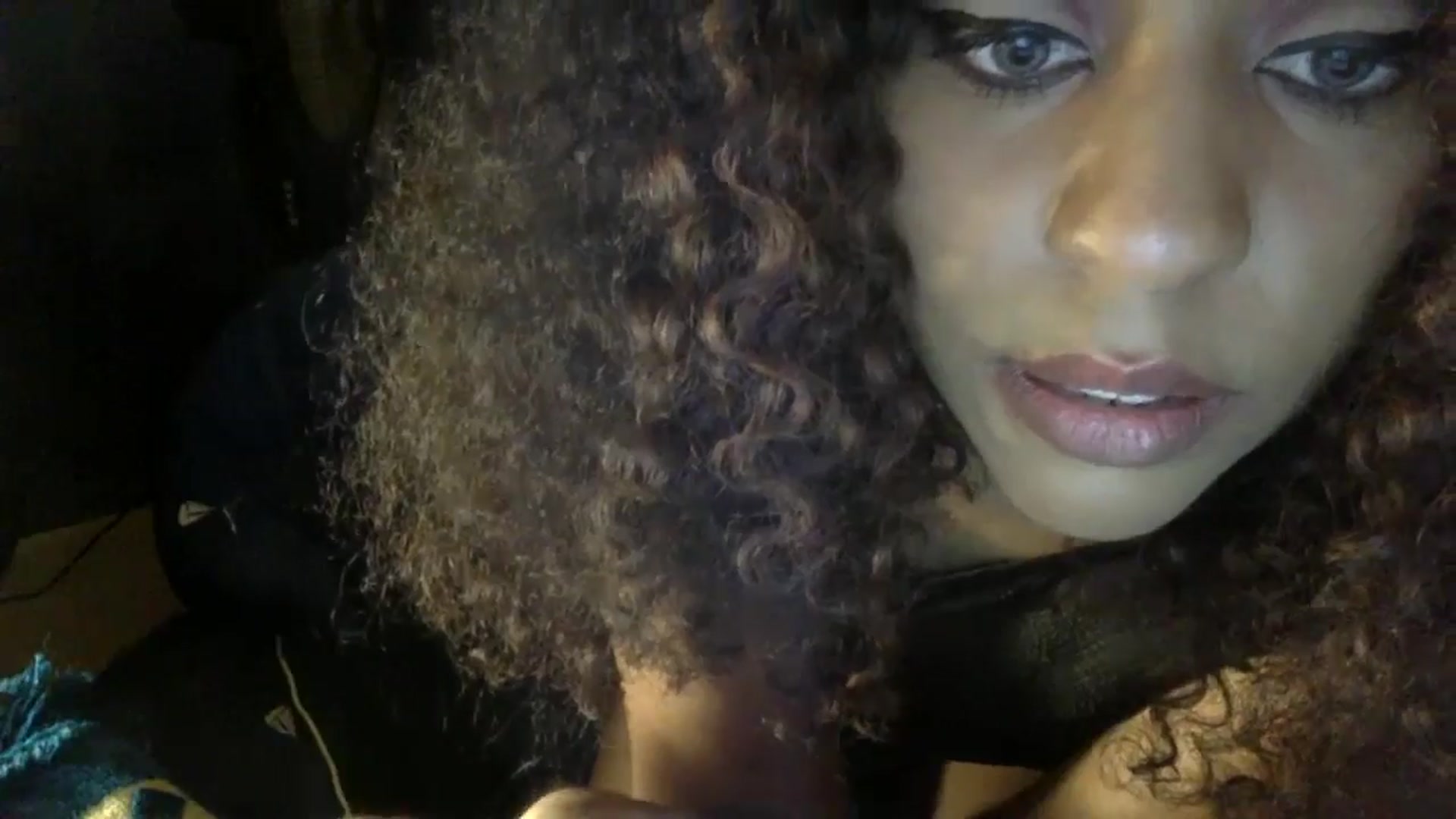 Gallery image thumbnail from Crystalxxxx's myfreecams stream on, 09/03/2024, 11:13 image 3 of 20