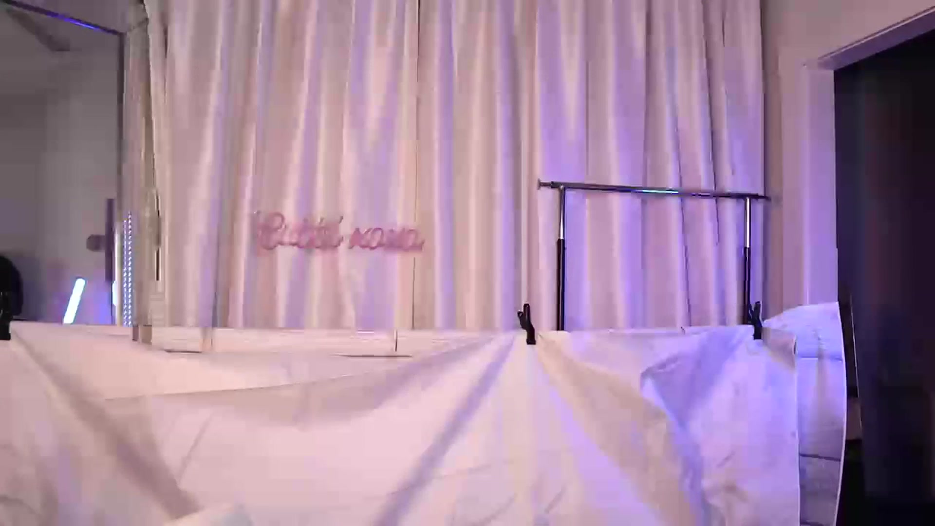 Gallery image thumbnail from Cubbixoxo's myfreecams stream on, 11/21/2022, 05:20 image 20 of 20
