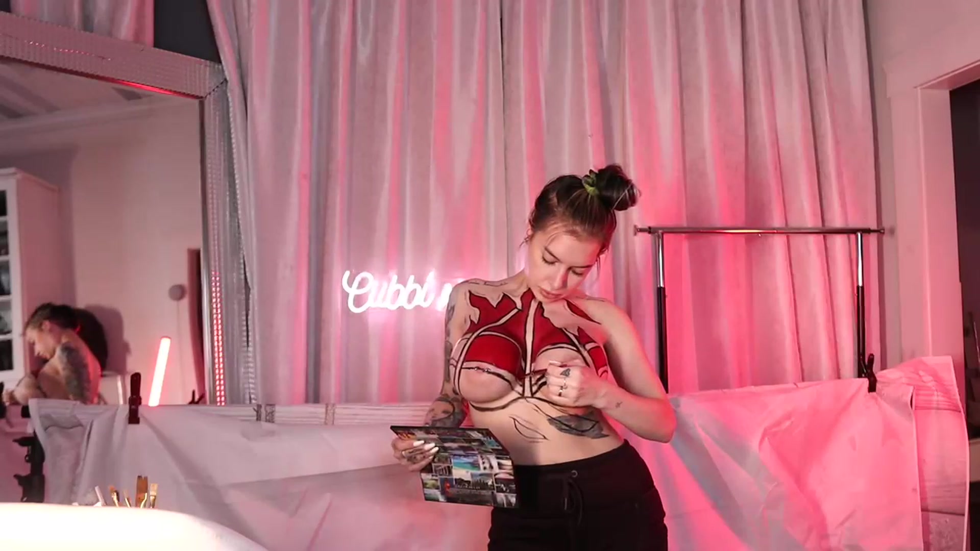 Gallery image thumbnail from Cubbixoxo's myfreecams stream on, 11/22/2022, 07:11 image 10 of 20