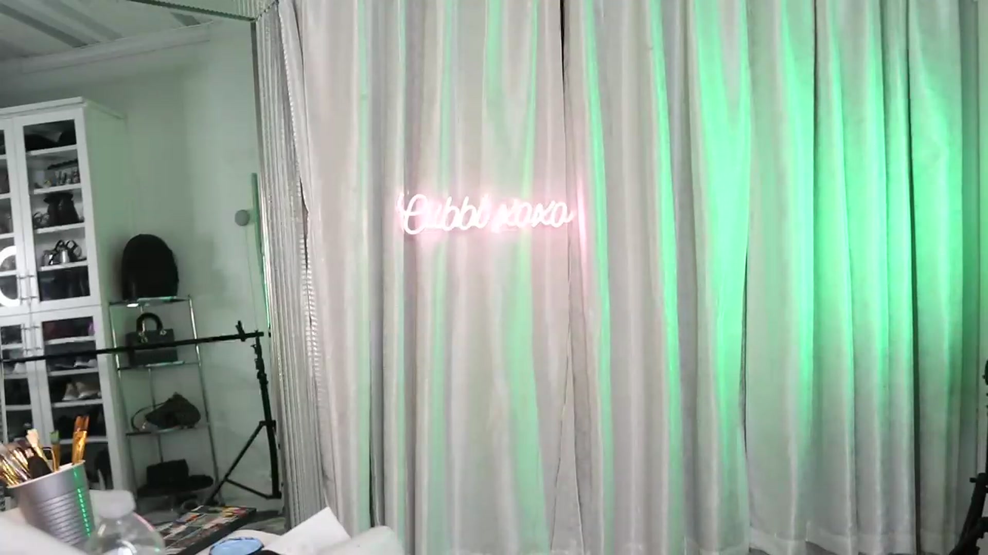 Gallery image thumbnail from Cubbixoxo's myfreecams stream on, 11/23/2022, 06:52 image 7 of 20
