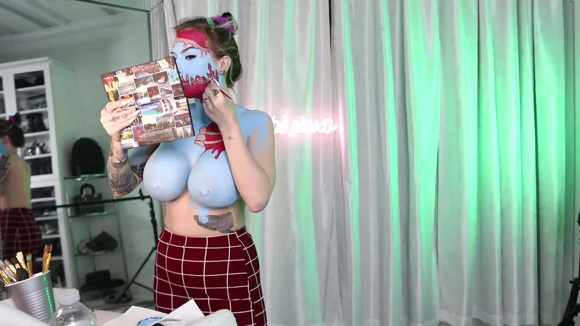 Gallery image thumbnail from Cubbixoxo's myfreecams stream on, 11/23/2022, 07:02 image 14 of 20