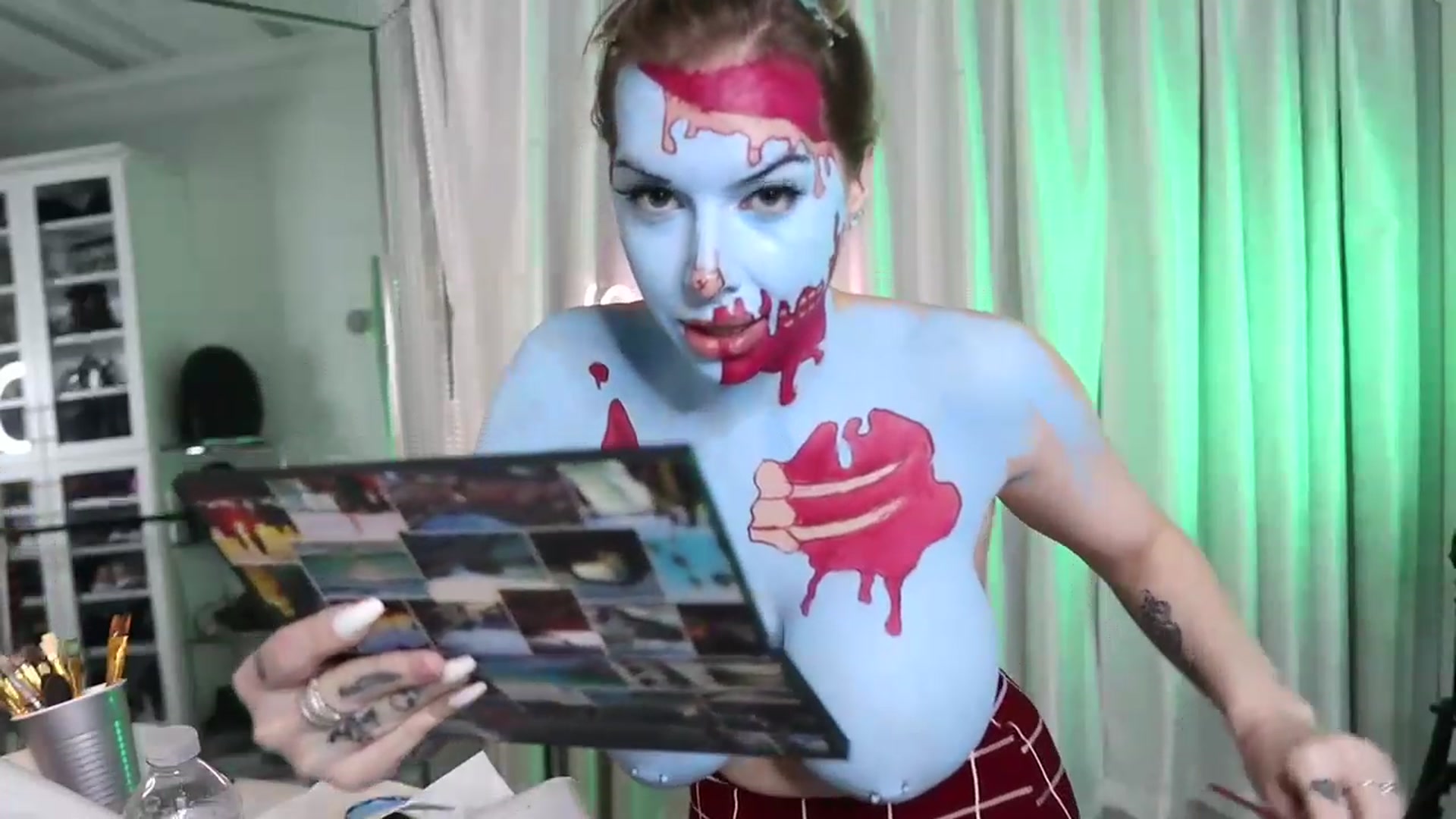 Gallery image thumbnail from Cubbixoxo's myfreecams stream on, 11/23/2022, 07:02 image 17 of 20