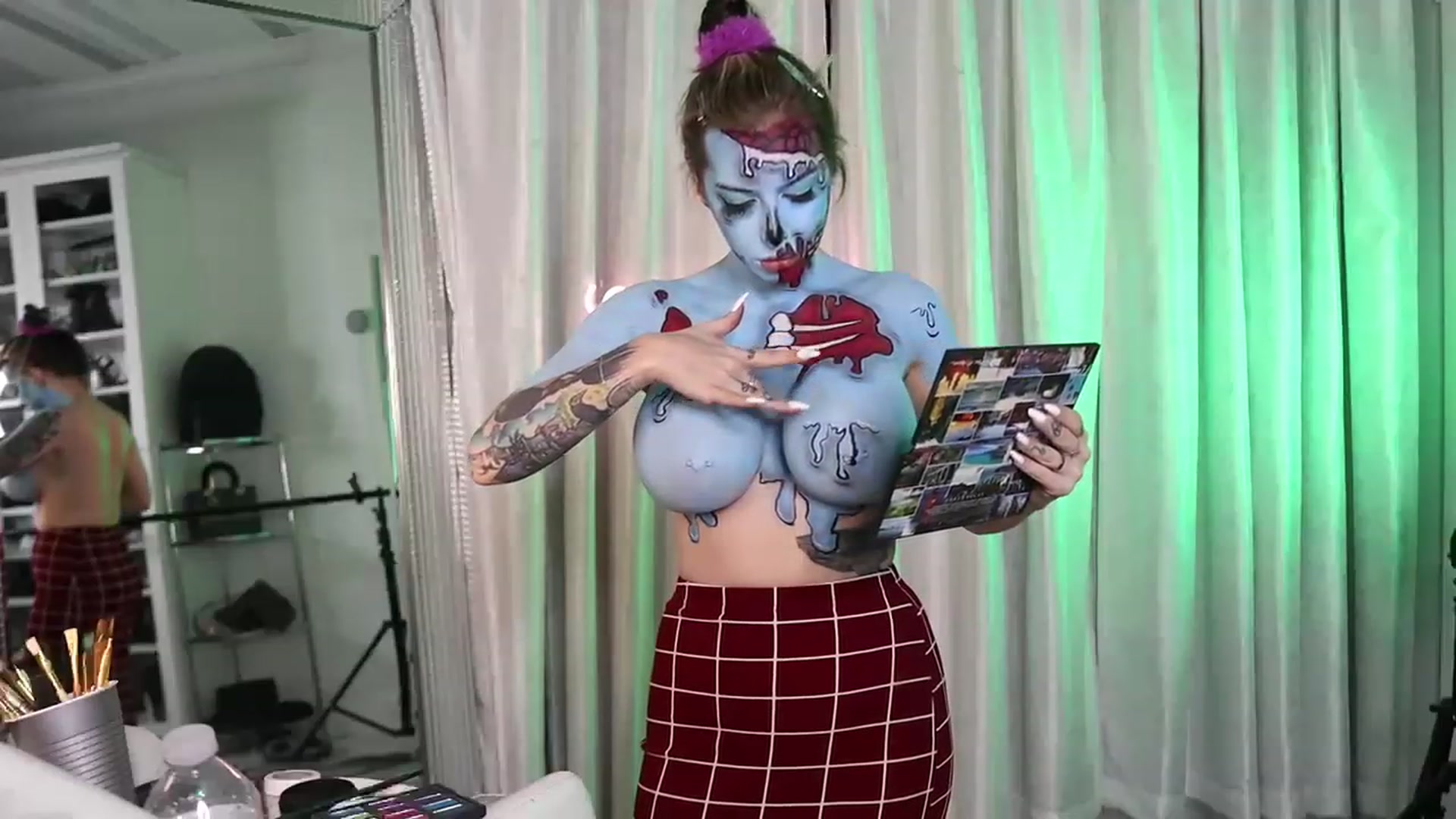 Gallery image thumbnail from Cubbixoxo's myfreecams stream on, 11/23/2022, 08:57 image 19 of 20