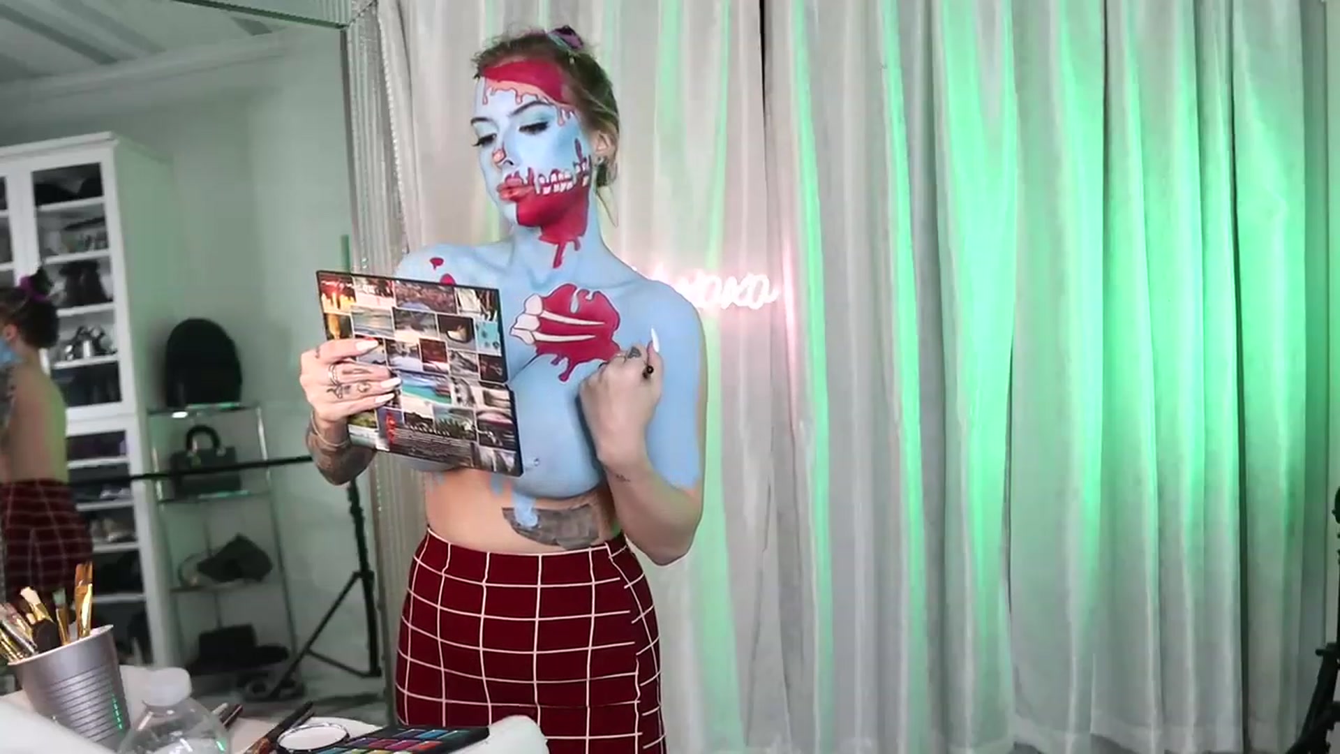 Gallery image thumbnail from Cubbixoxo's myfreecams stream on, 11/23/2022, 08:57 image 6 of 20