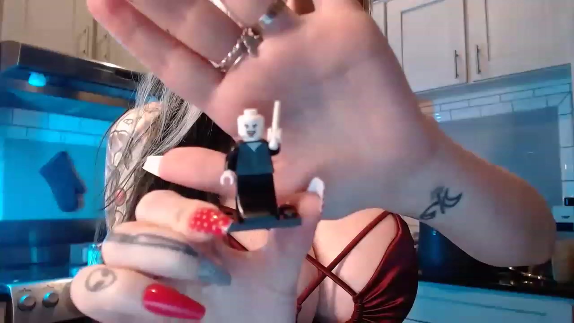 Gallery image thumbnail from Cubbixoxo's myfreecams stream on, 12/14/2022, 22:45 image 5 of 20