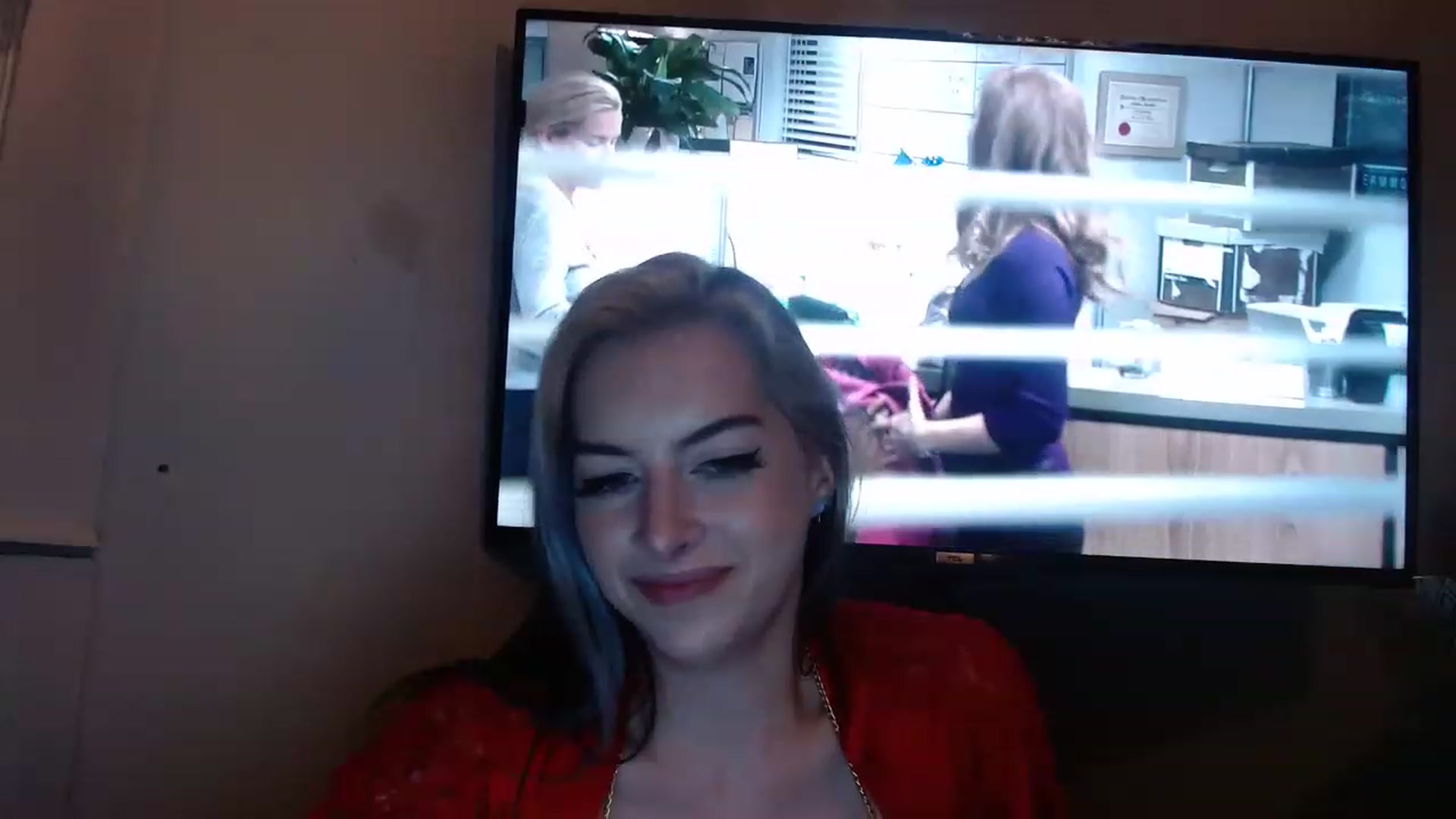 Gallery image thumbnail from Cubbixoxo's myfreecams stream on, 12/17/2022, 04:50 image 9 of 20