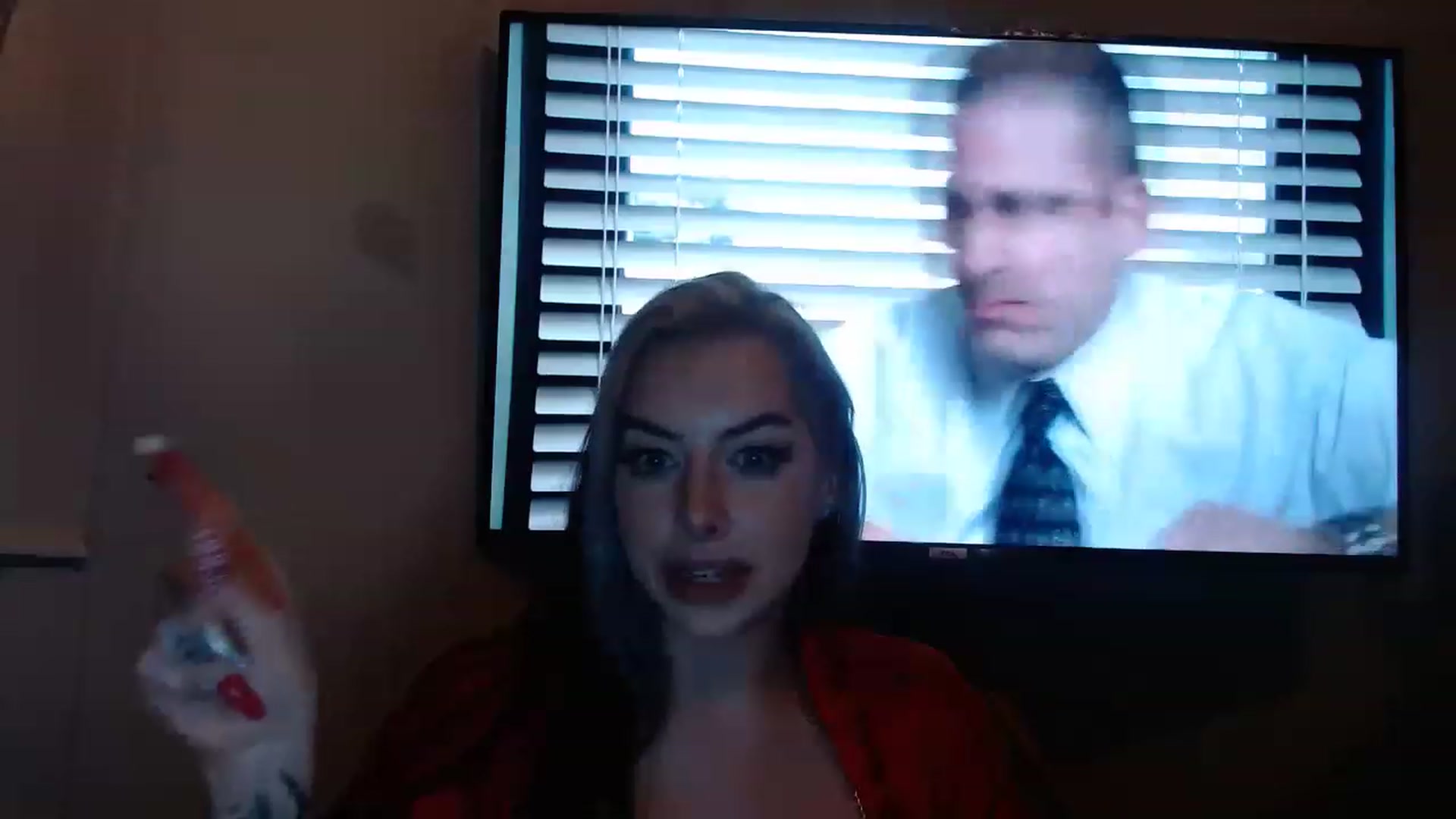 Gallery image thumbnail from Cubbixoxo's myfreecams stream on, 12/17/2022, 04:50 image 6 of 20