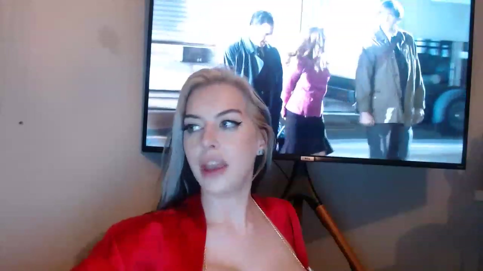 Gallery image thumbnail from Cubbixoxo's myfreecams stream on, 12/17/2022, 04:50 image 16 of 20
