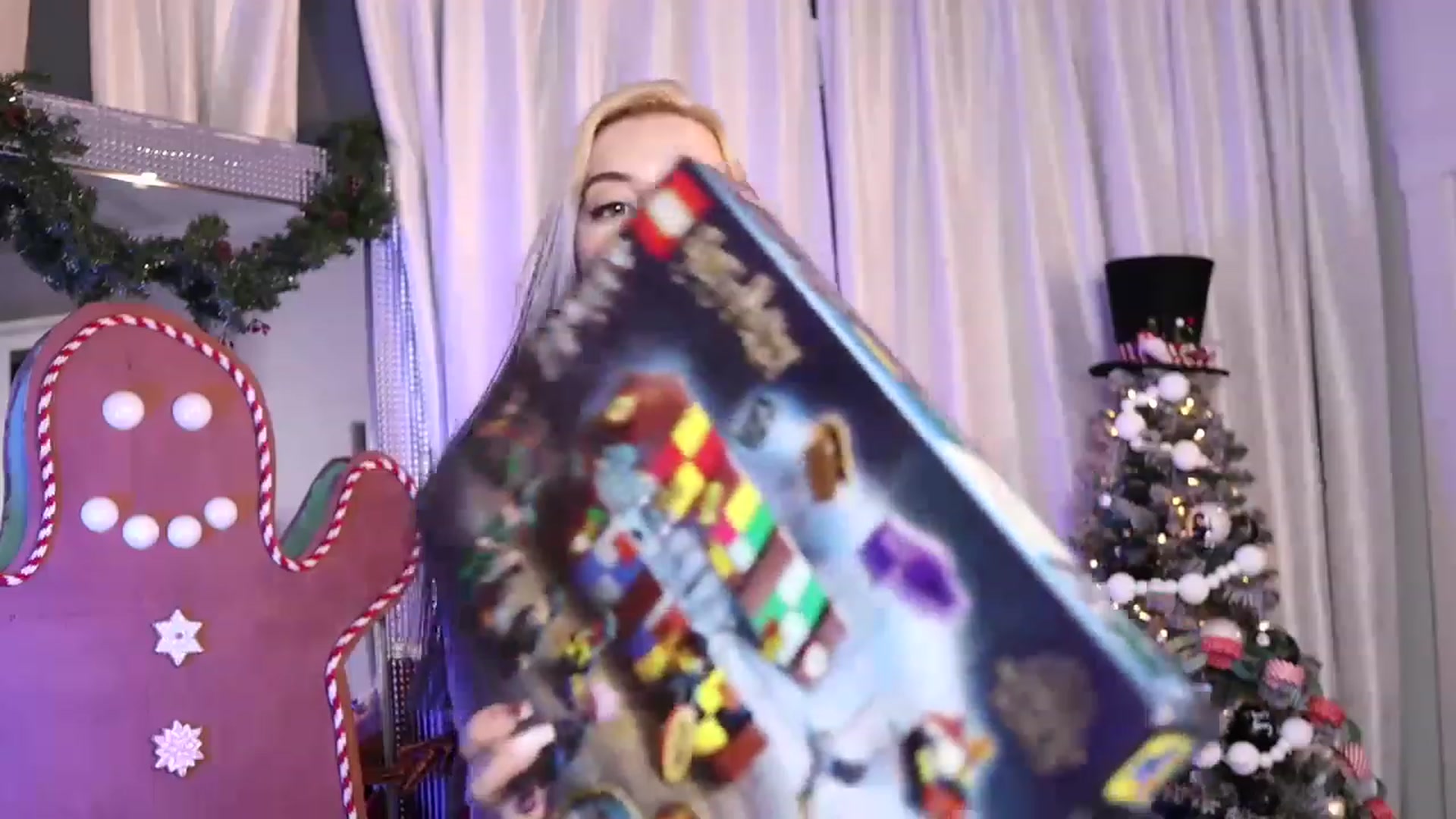 Gallery image thumbnail from Cubbixoxo's myfreecams stream on, 12/29/2022, 05:06 image 7 of 20