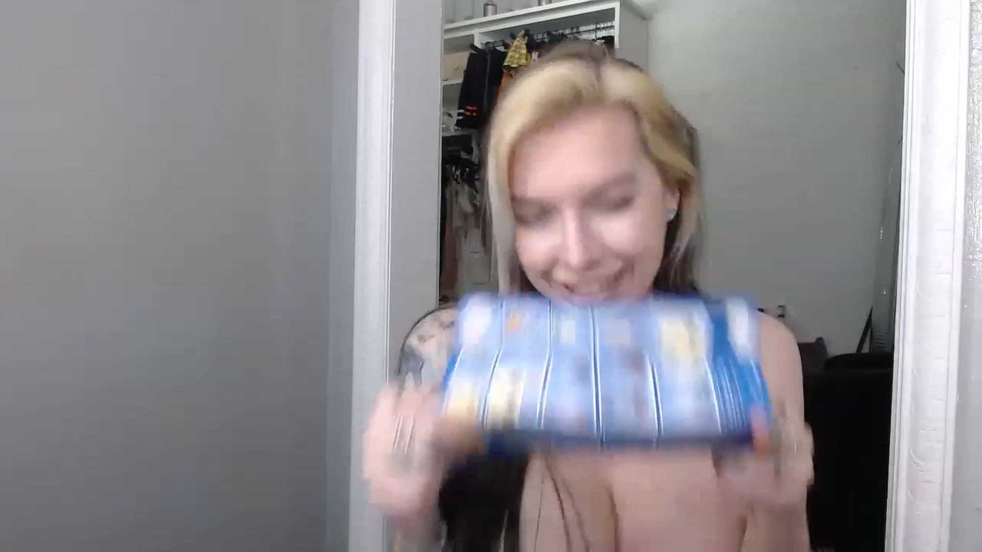 Gallery image thumbnail from Cubbixoxo's myfreecams stream on, 01/21/2023, 06:04 image 11 of 20