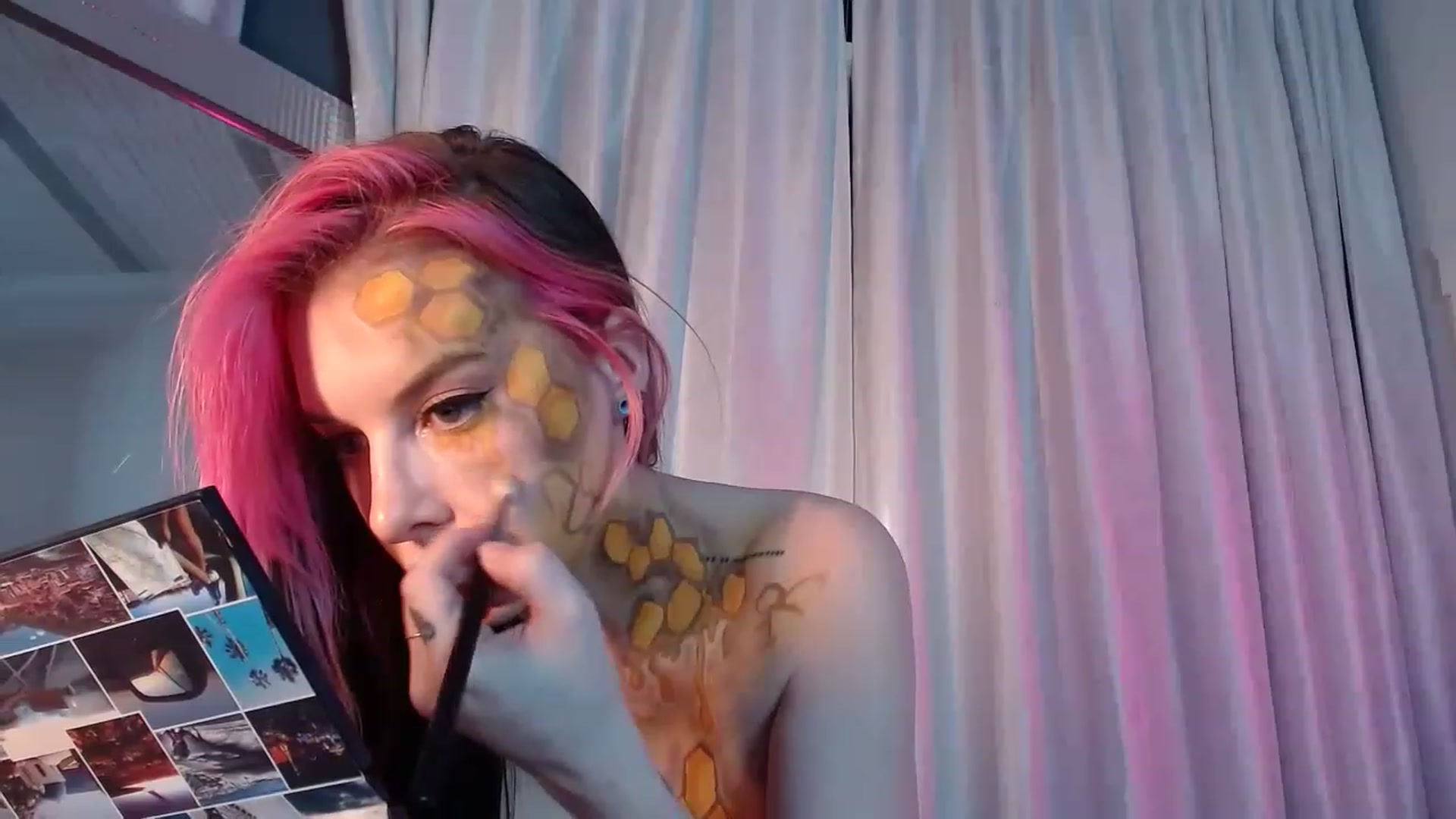 Gallery image thumbnail from Cubbixoxo's myfreecams stream on, 01/29/2023, 07:39 image 13 of 20