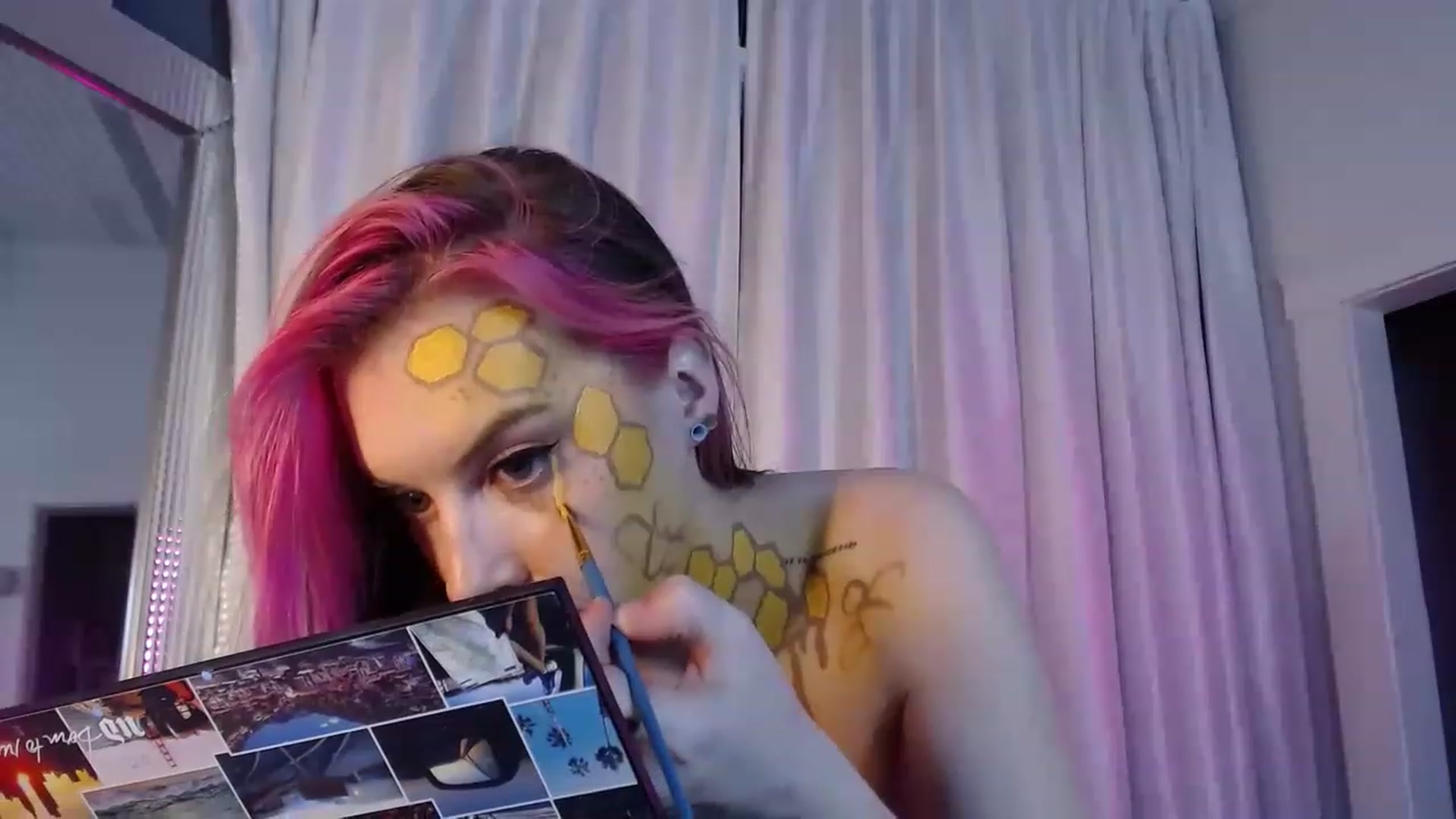 Gallery image thumbnail from Cubbixoxo's myfreecams stream on, 01/29/2023, 07:39 image 10 of 20