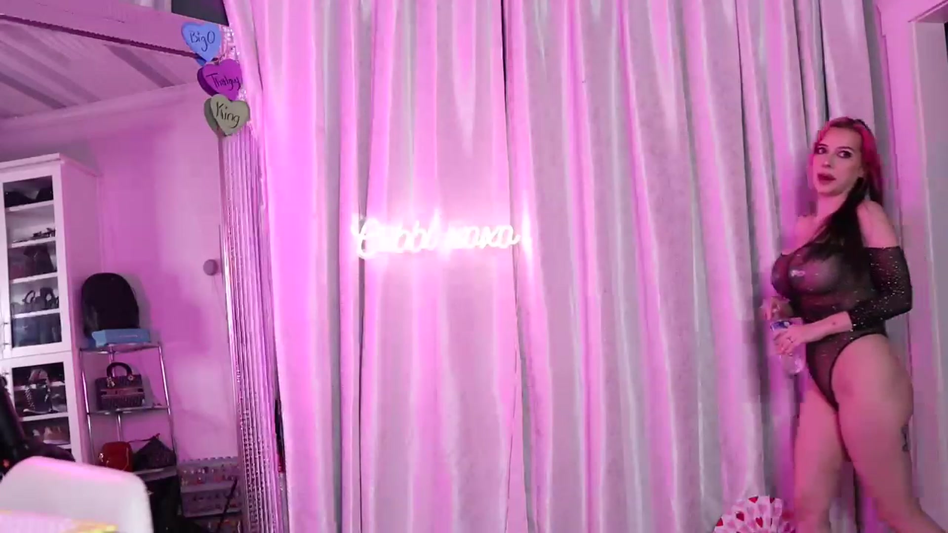 Gallery image thumbnail from Cubbixoxo's myfreecams stream on, 02/03/2023, 06:40 image 16 of 20