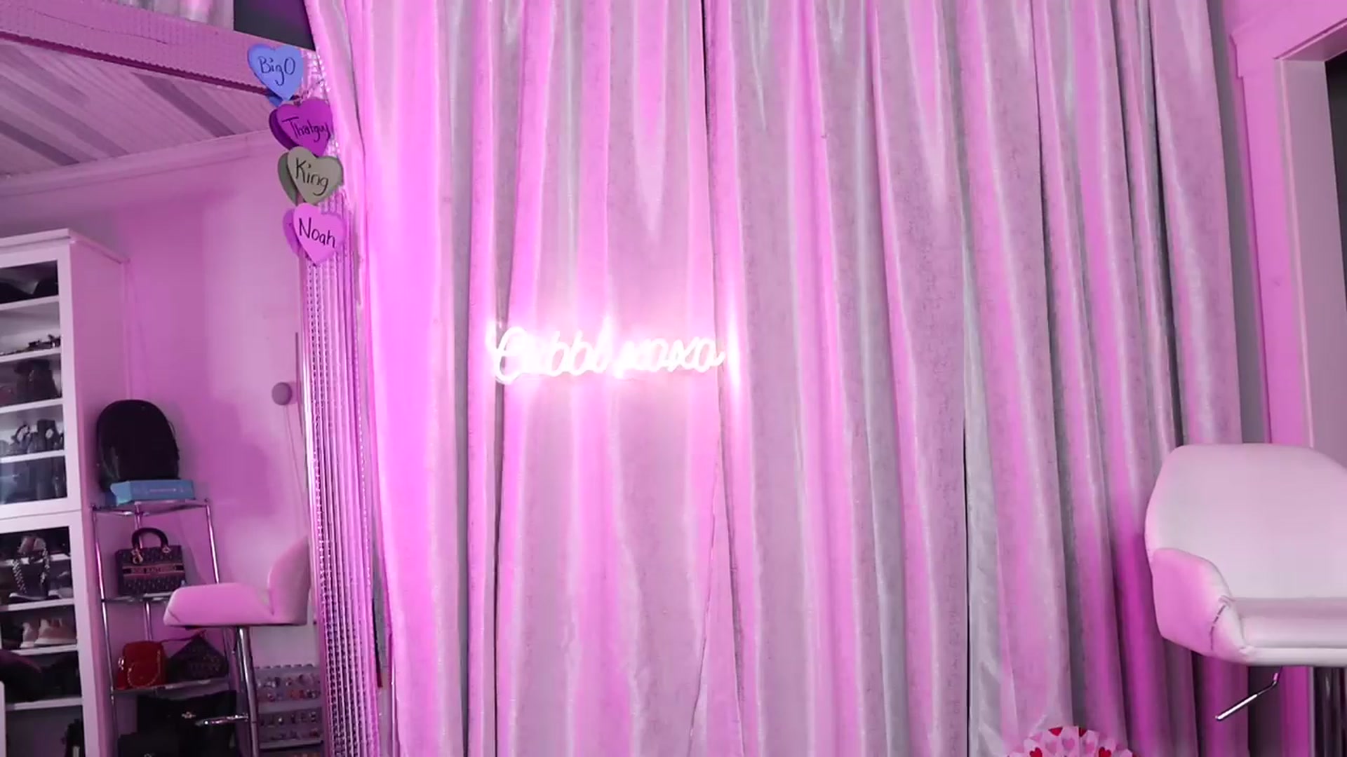 Gallery image thumbnail from Cubbixoxo's myfreecams stream on, 02/04/2023, 06:22 image 16 of 20