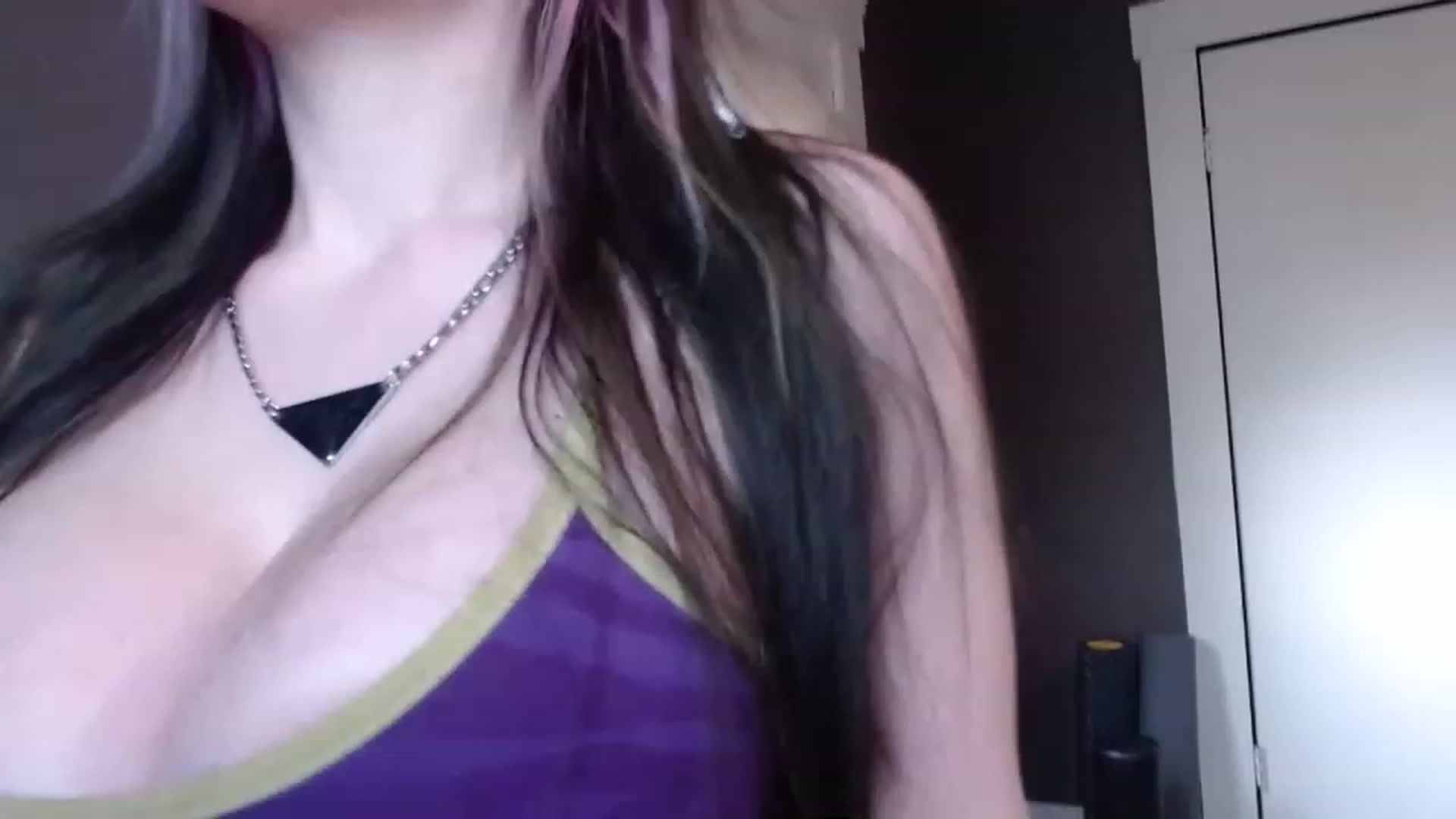 Gallery image thumbnail from Cubbixoxo's myfreecams stream on, 02/04/2023, 21:45 image 9 of 20