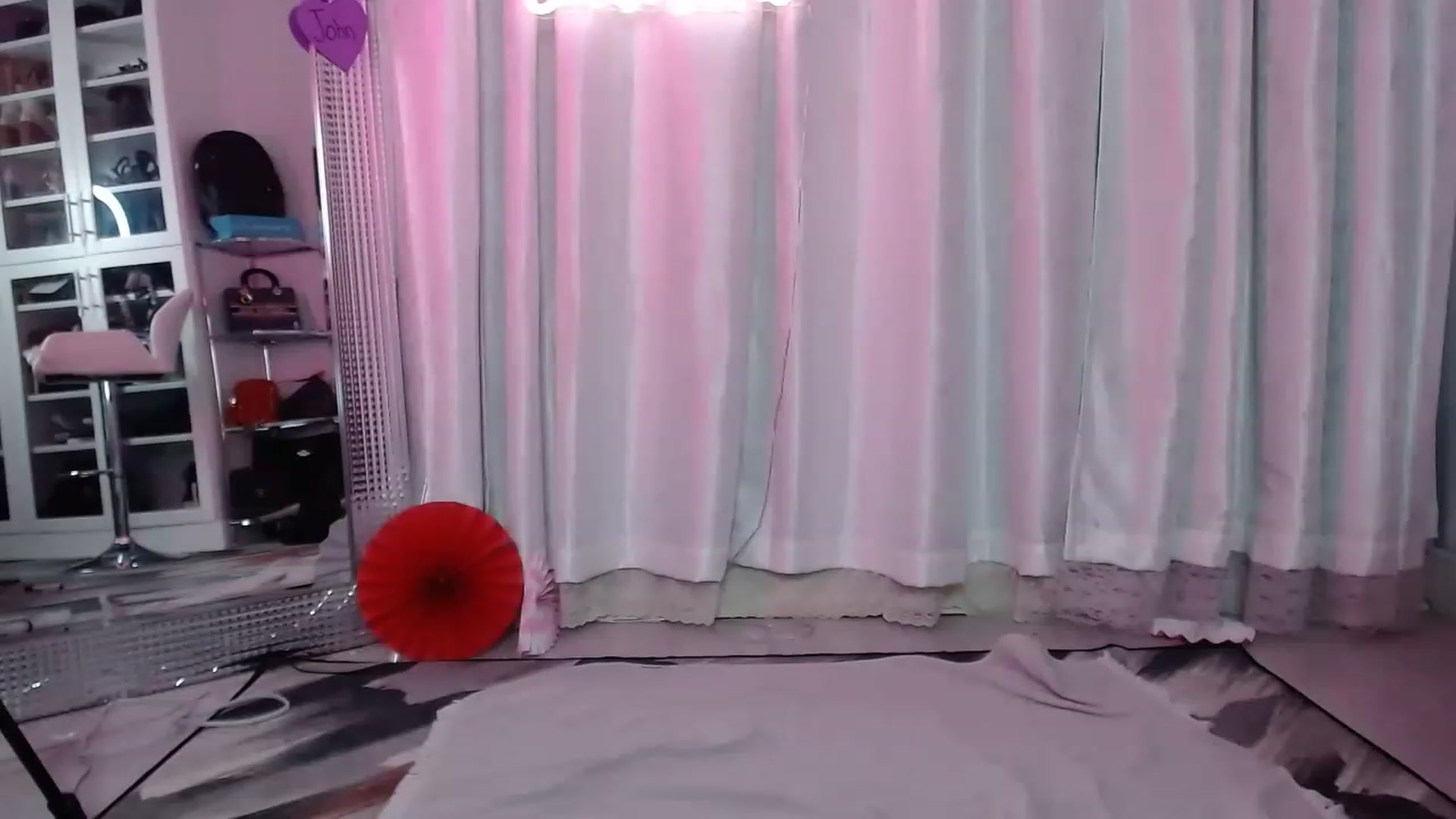 Gallery image thumbnail from Cubbixoxo's myfreecams stream on, 02/08/2023, 07:11 image 7 of 20