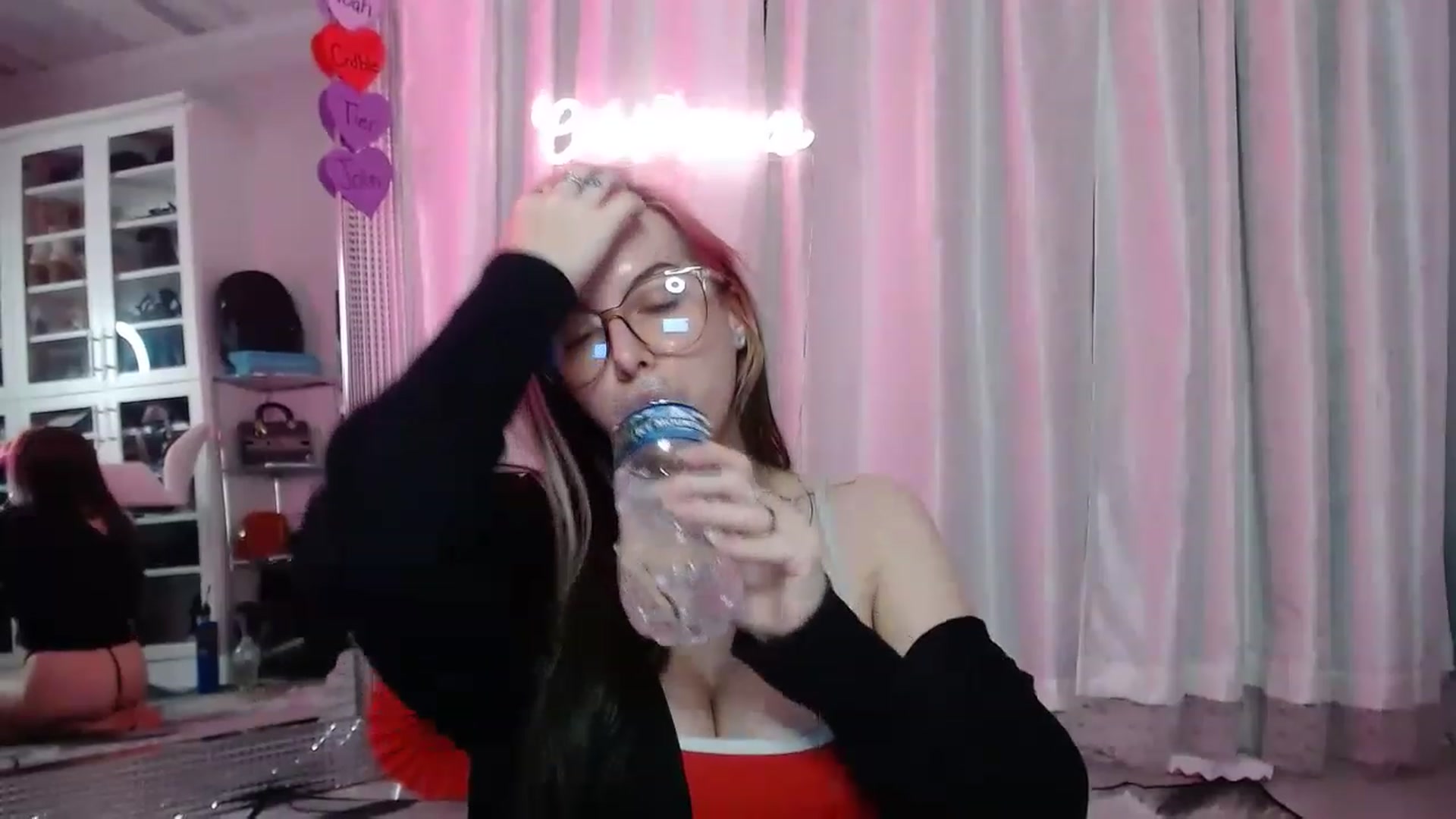 Gallery image thumbnail from Cubbixoxo's myfreecams stream on, 02/08/2023, 07:11 image 20 of 20