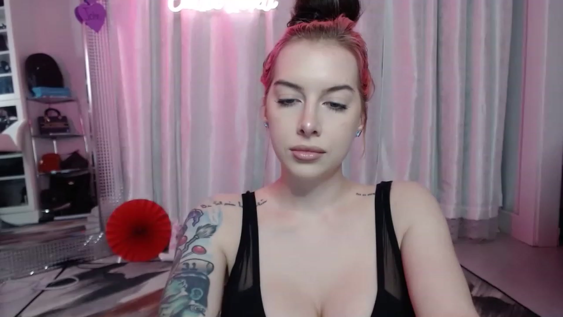 Gallery image thumbnail from Cubbixoxo's myfreecams stream on, 02/09/2023, 05:58 image 6 of 20