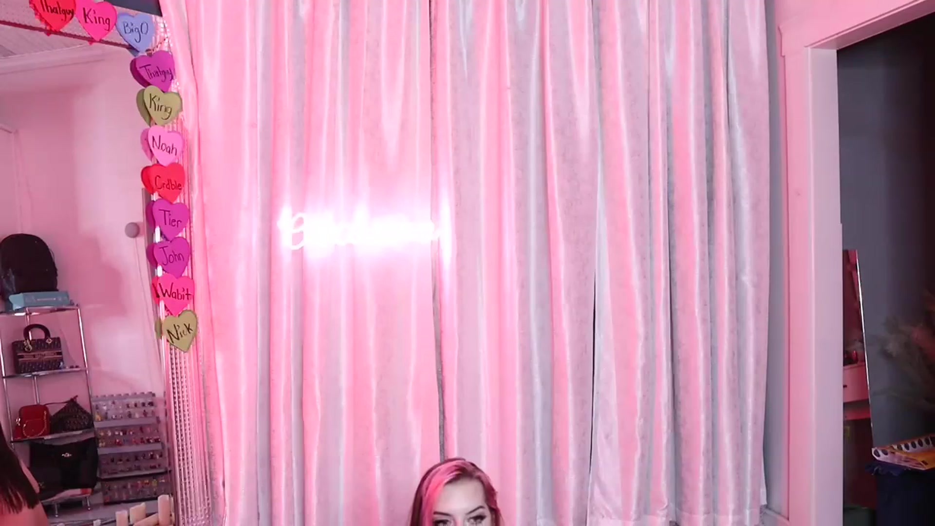 Gallery image thumbnail from Cubbixoxo's myfreecams stream on, 02/12/2023, 06:27 image 11 of 20