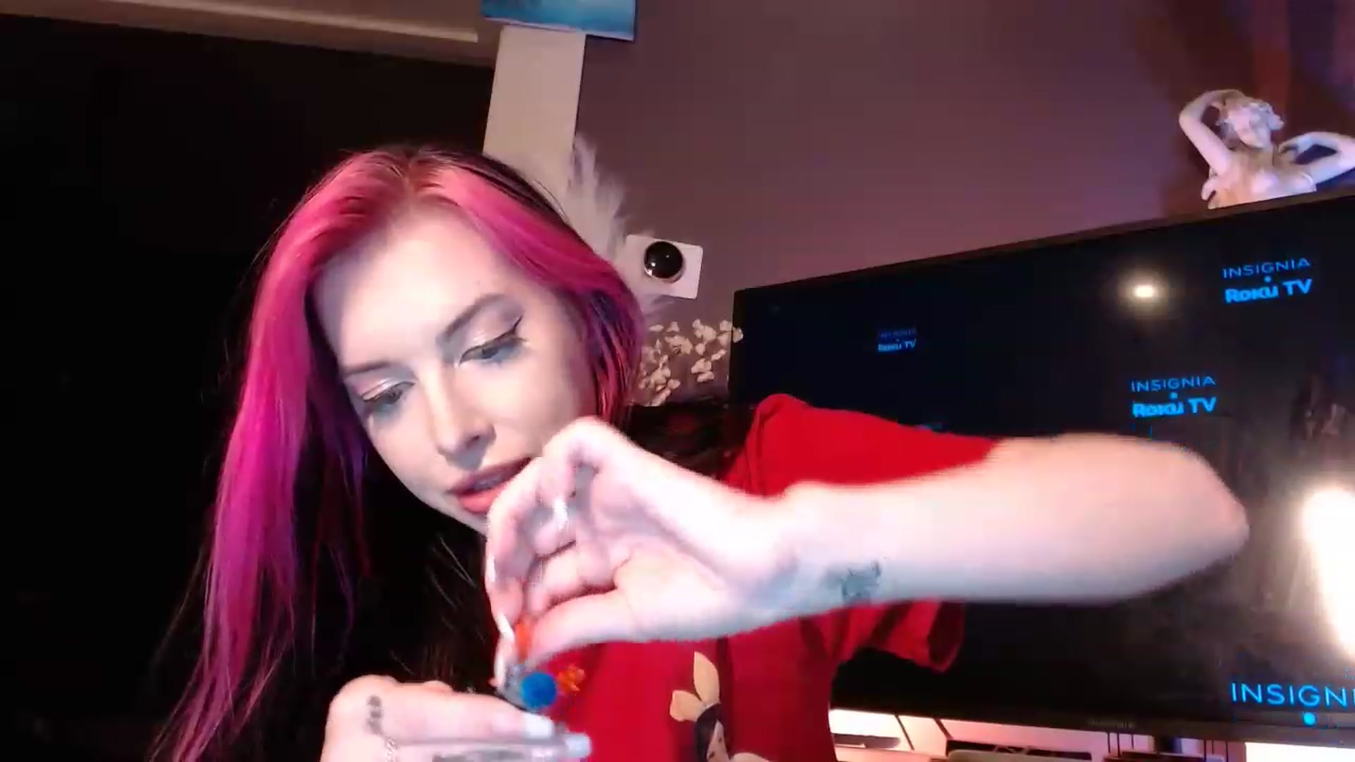 Gallery image thumbnail from Cubbixoxo's myfreecams stream on, 02/14/2023, 04:57 image 4 of 20