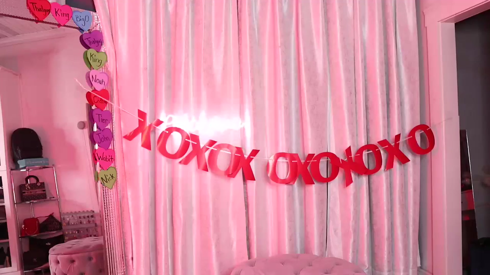 Gallery image thumbnail from Cubbixoxo's myfreecams stream on, 02/15/2023, 05:42 image 13 of 20