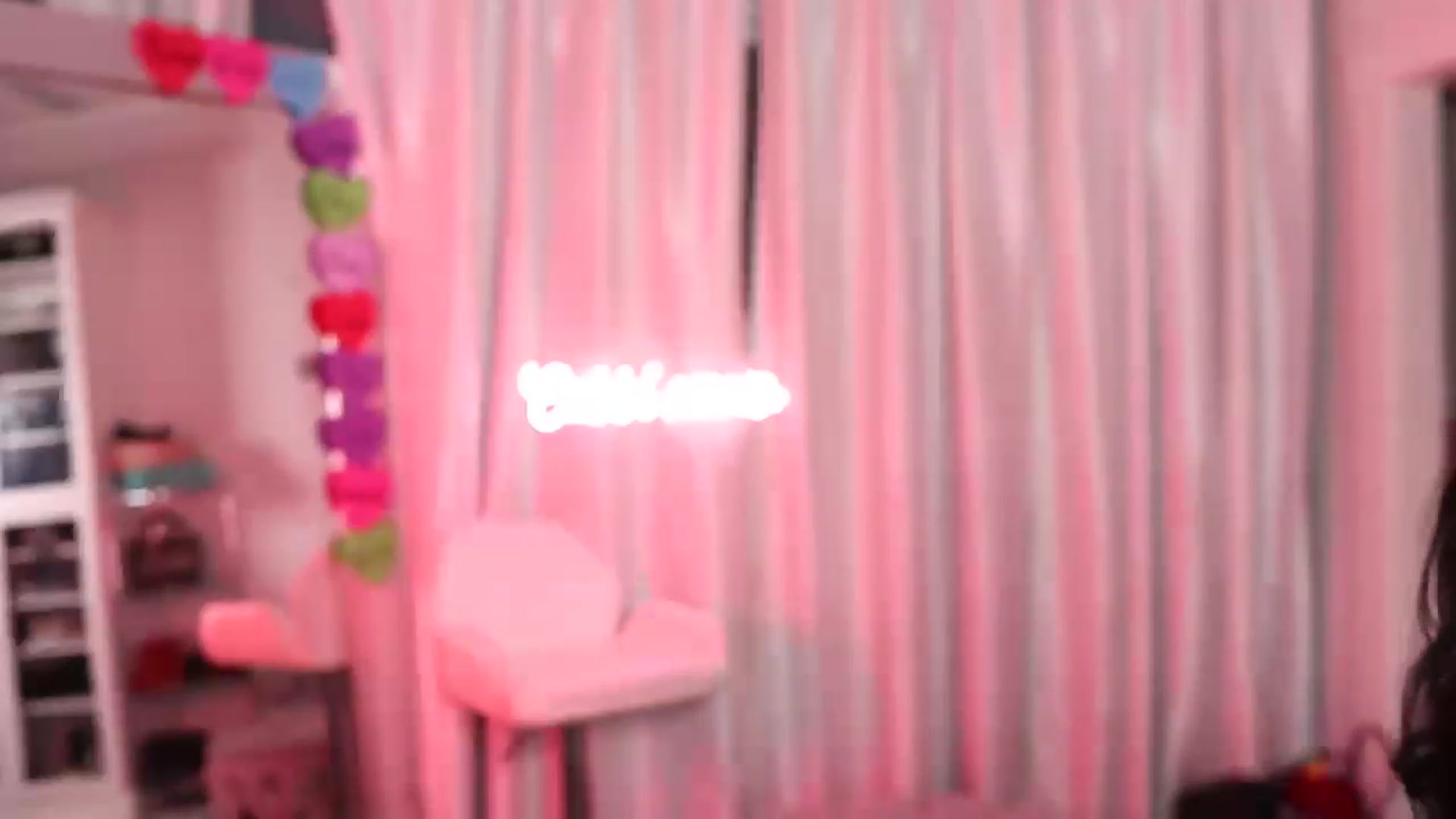 Gallery image thumbnail from Cubbixoxo's myfreecams stream on, 02/17/2023, 06:56 image 10 of 20