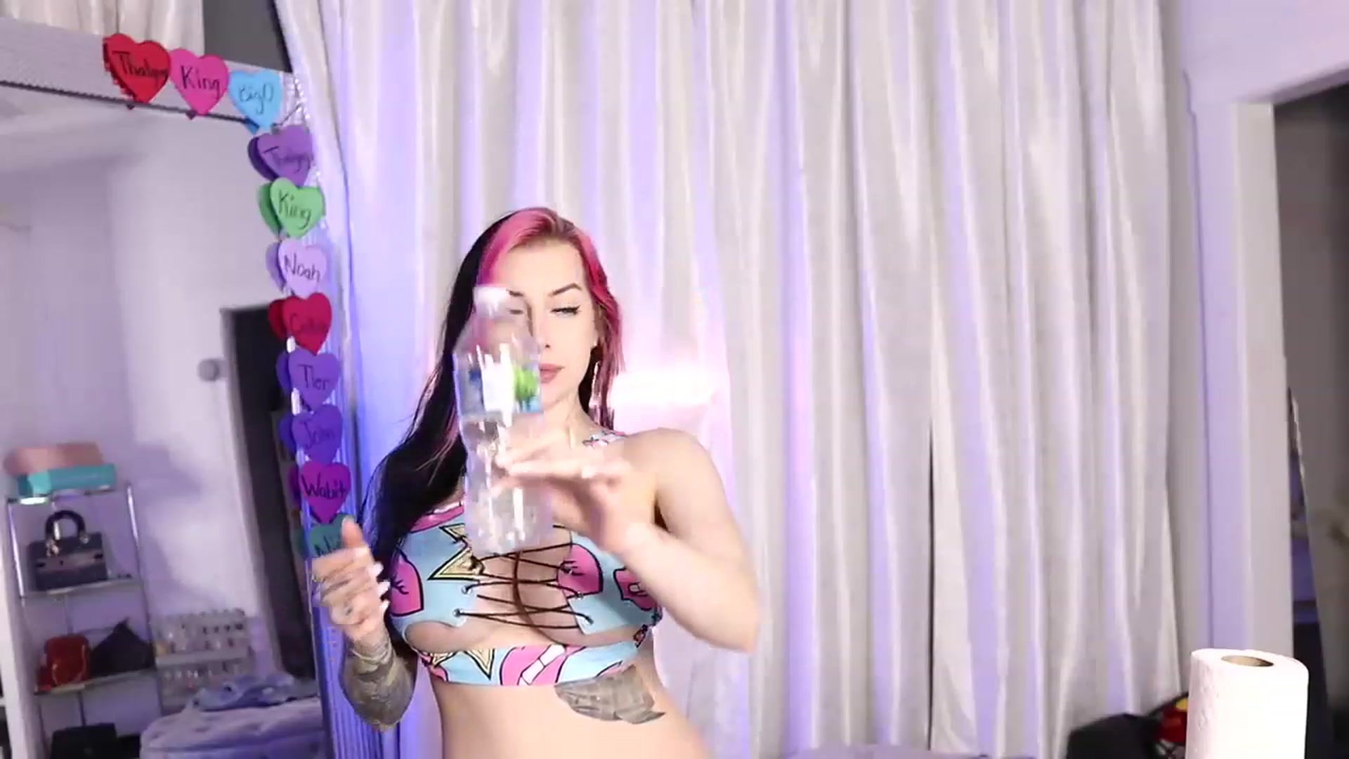 Gallery image thumbnail from Cubbixoxo's myfreecams stream on, 02/18/2023, 04:47 image 18 of 20