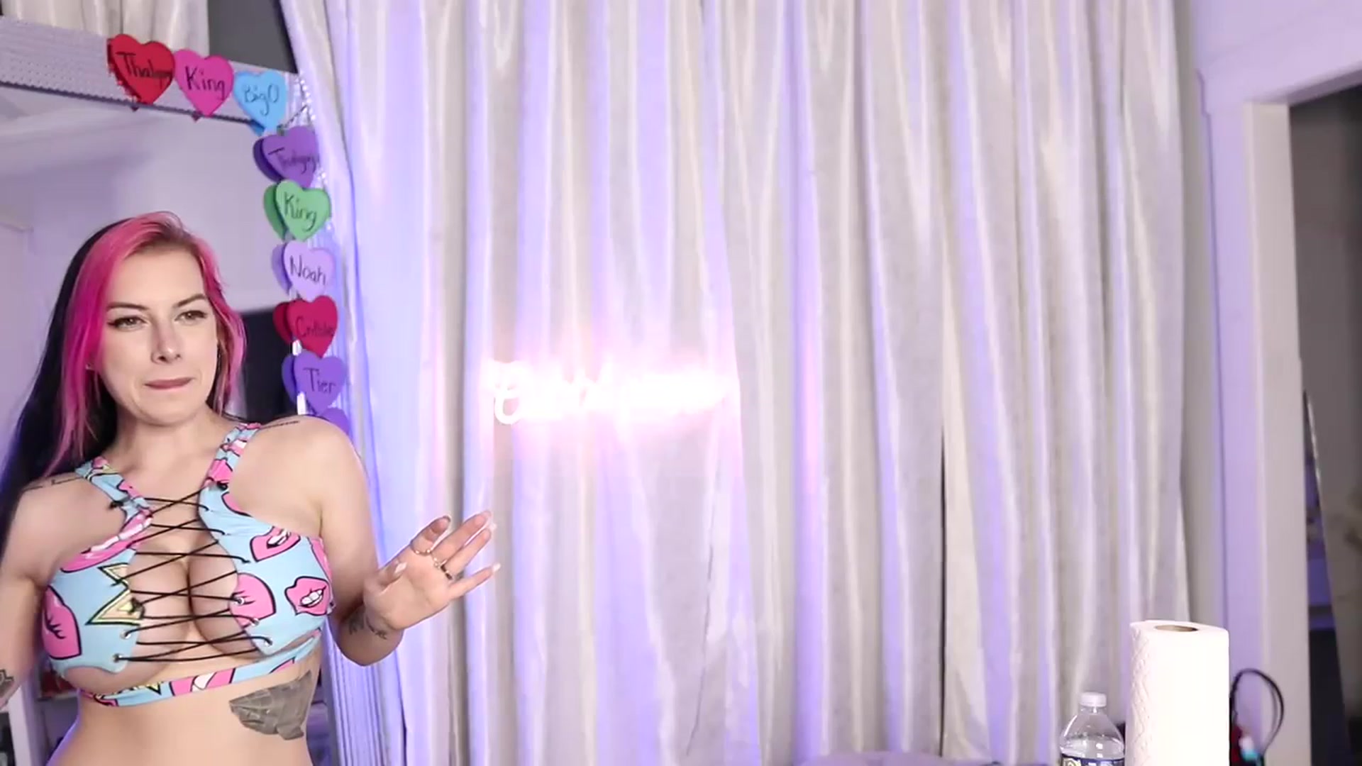 Gallery image thumbnail from Cubbixoxo's myfreecams stream on, 02/18/2023, 05:34 image 12 of 20