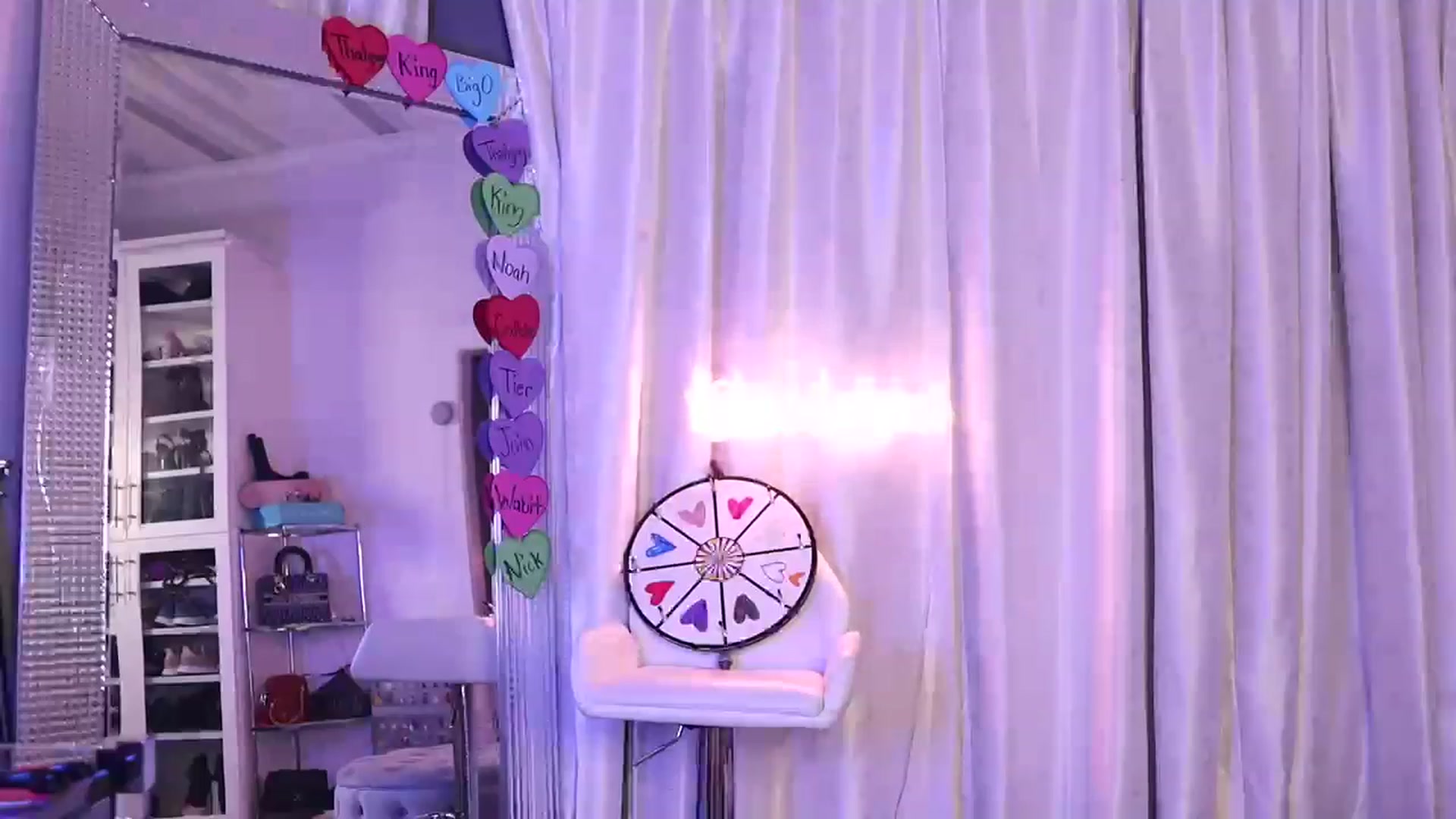 Gallery image thumbnail from Cubbixoxo's myfreecams stream on, 02/19/2023, 06:00 image 8 of 20