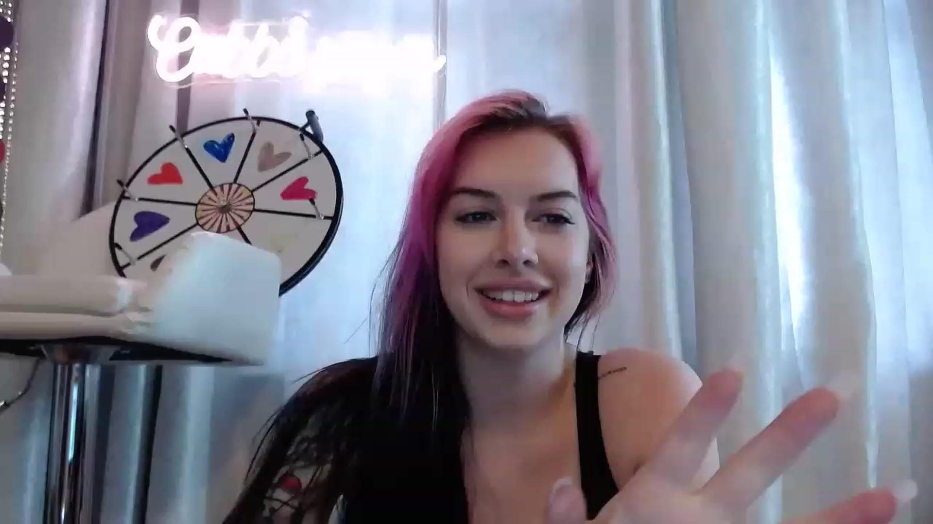 Gallery image thumbnail from Cubbixoxo's myfreecams stream on, 02/19/2023, 22:09 image 1 of 20