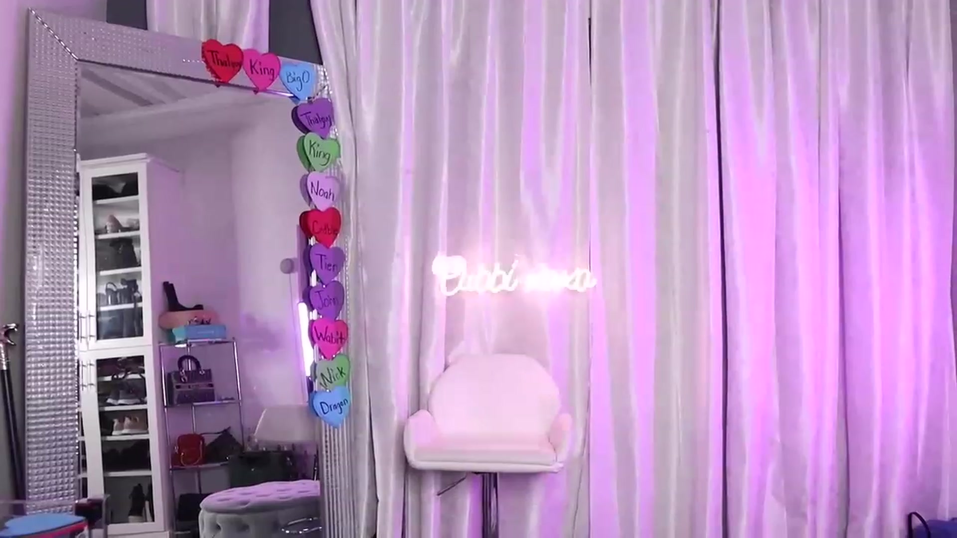 Gallery image thumbnail from Cubbixoxo's myfreecams stream on, 02/20/2023, 05:24 image 2 of 20