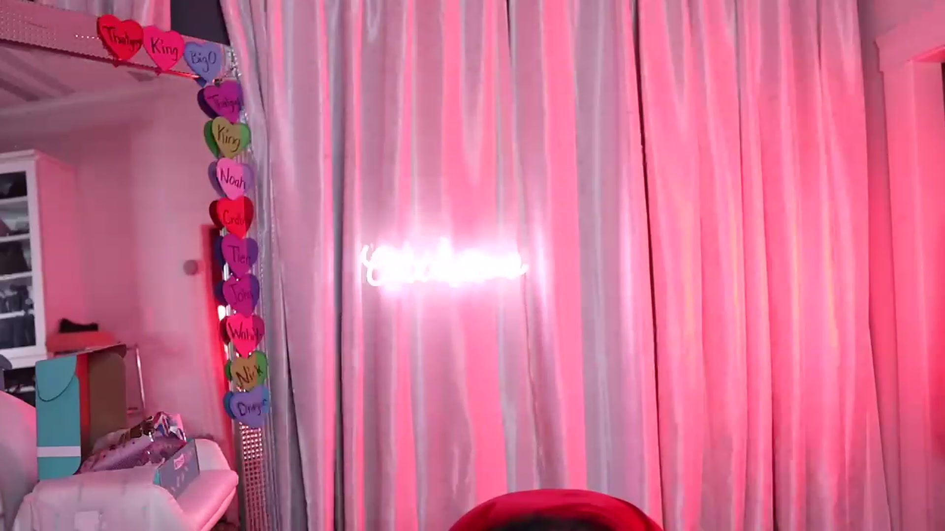 Gallery image thumbnail from Cubbixoxo's myfreecams stream on, 02/25/2023, 05:36 image 14 of 20