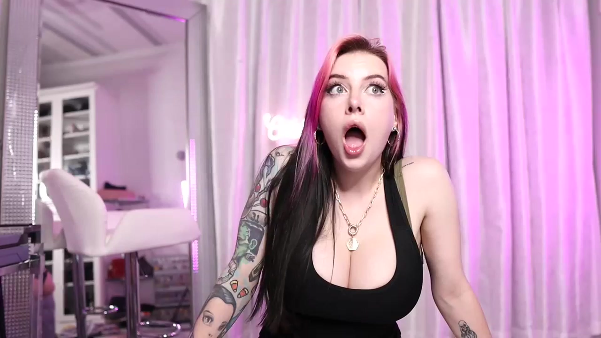 Gallery image thumbnail from Cubbixoxo's myfreecams stream on, 03/09/2023, 04:48 image 3 of 20