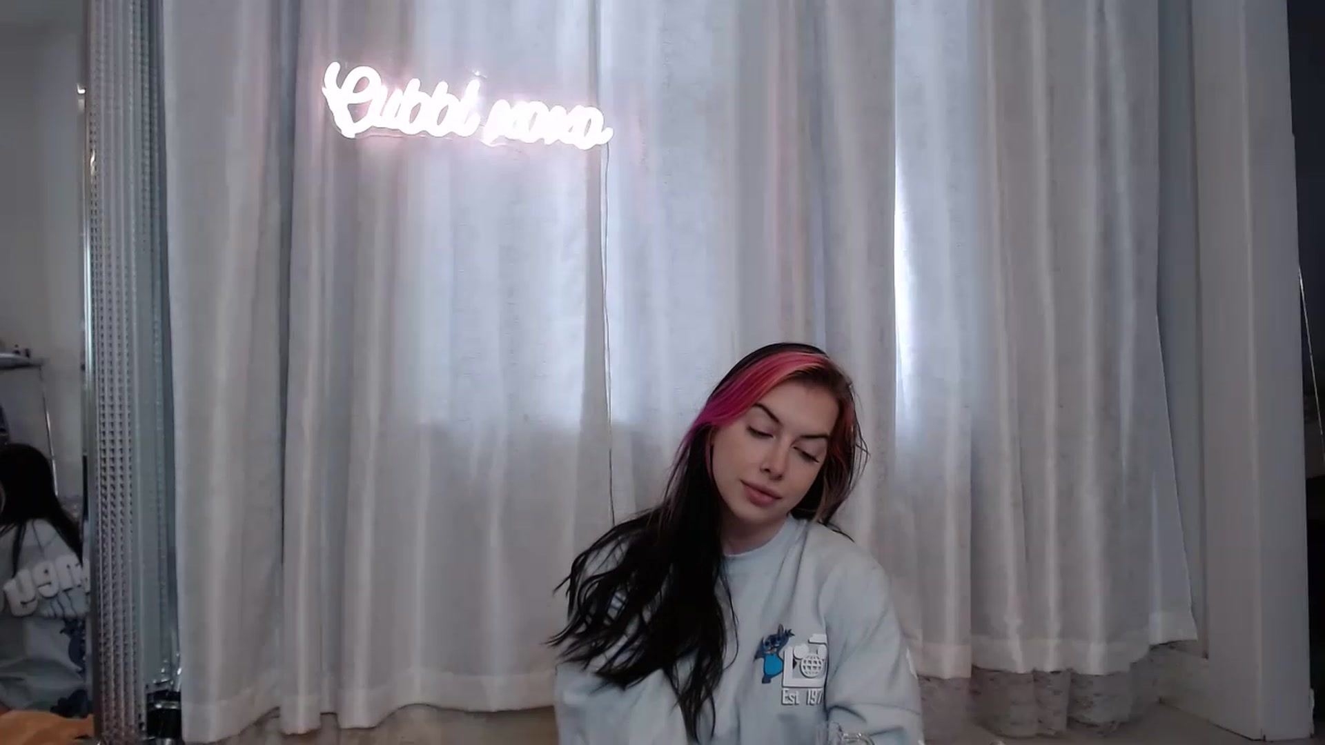 Gallery image thumbnail from Cubbixoxo's myfreecams stream on, 03/13/2023, 21:10 image 10 of 20