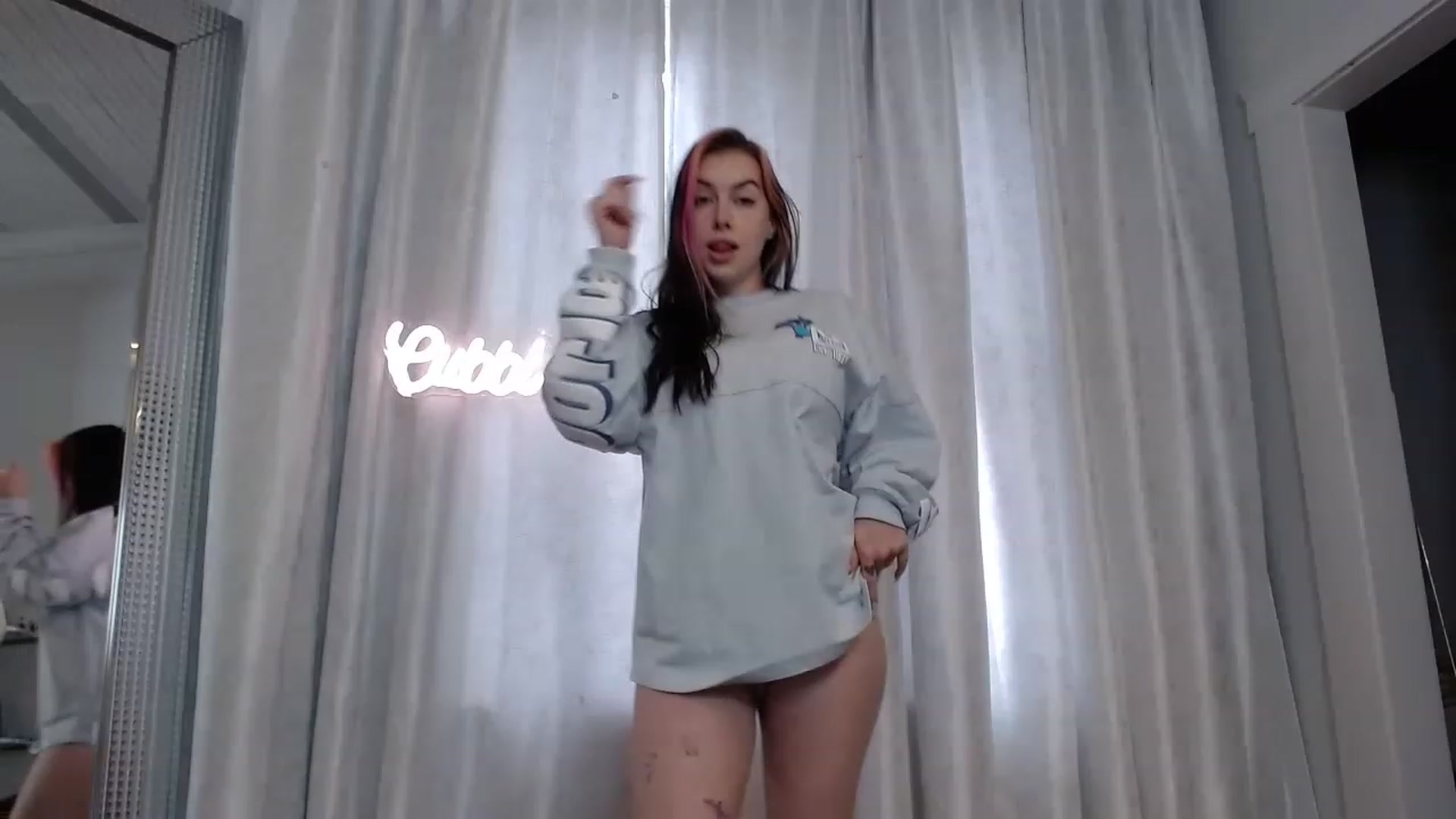 Gallery image thumbnail from Cubbixoxo's myfreecams stream on, 03/13/2023, 21:10 image 8 of 20