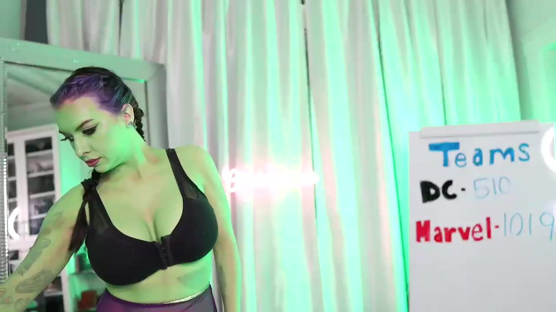 Gallery image thumbnail from Cubbixoxo's myfreecams stream on, 03/22/2023, 04:37 image 8 of 20