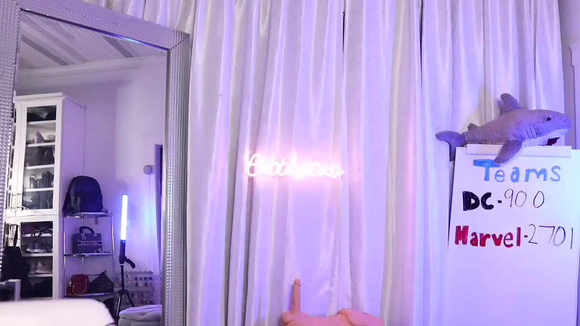 Gallery image thumbnail from Cubbixoxo's myfreecams stream on, 03/25/2023, 05:45 image 10 of 20