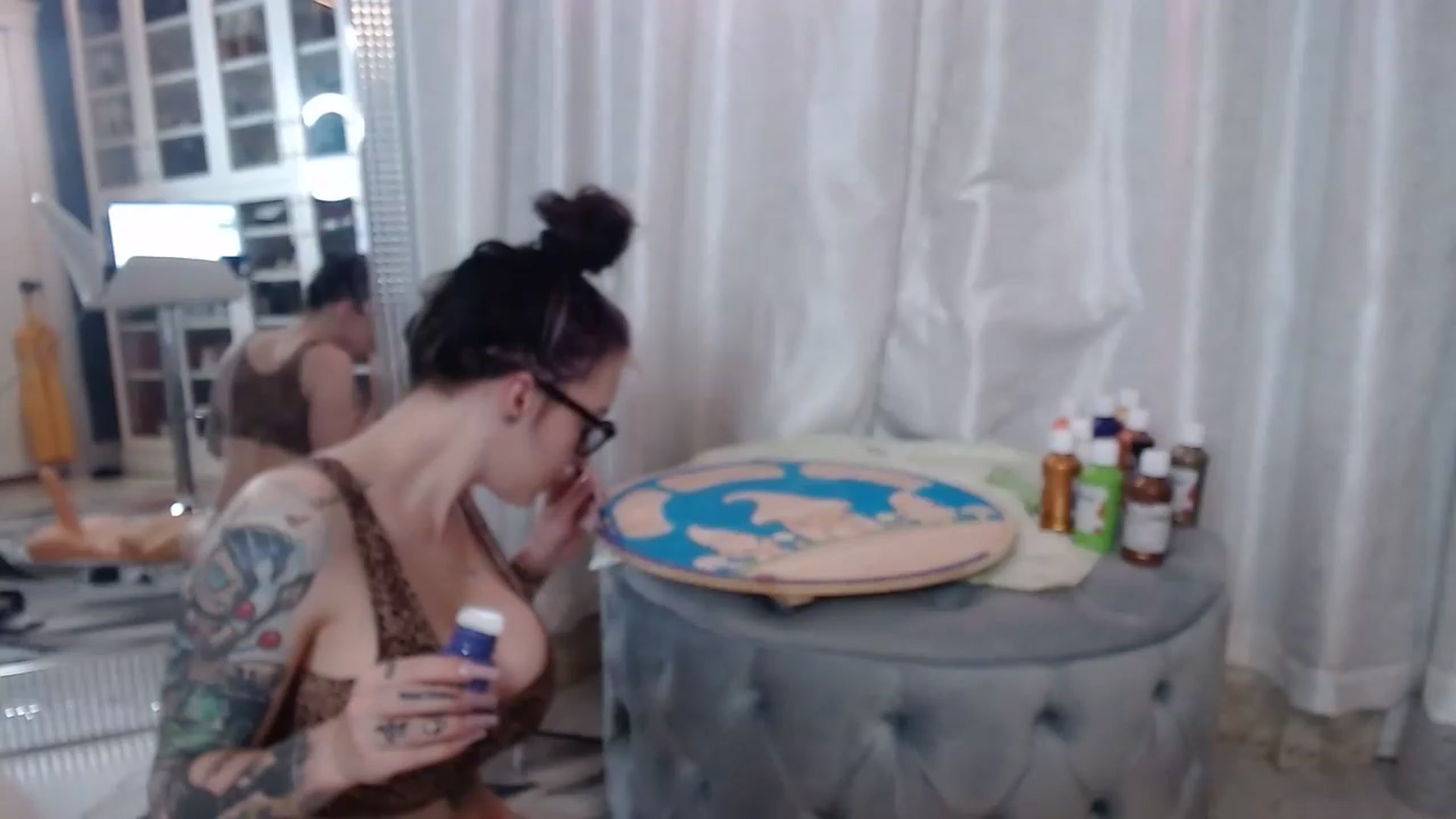 Gallery image thumbnail from Cubbixoxo's myfreecams stream on, 03/30/2023, 05:18 image 16 of 20