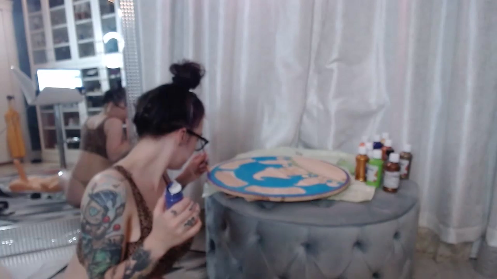 Gallery image thumbnail from Cubbixoxo's myfreecams stream on, 03/30/2023, 05:18 image 17 of 20