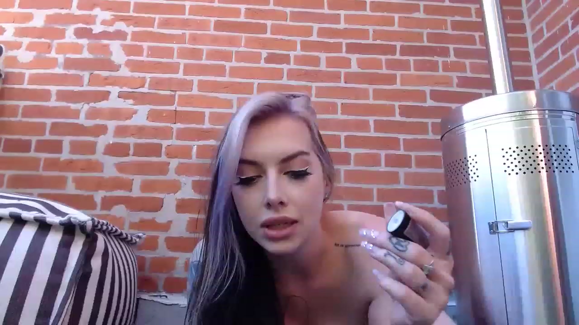 Gallery image thumbnail from Cubbixoxo's myfreecams stream on, 04/14/2023, 21:23 image 9 of 20