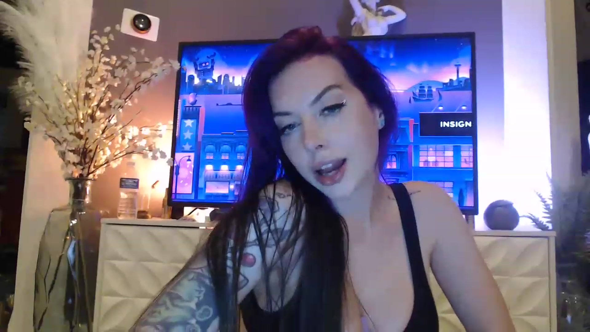 Gallery image thumbnail from Cubbixoxo's myfreecams stream on, 04/26/2023, 06:02 image 9 of 20