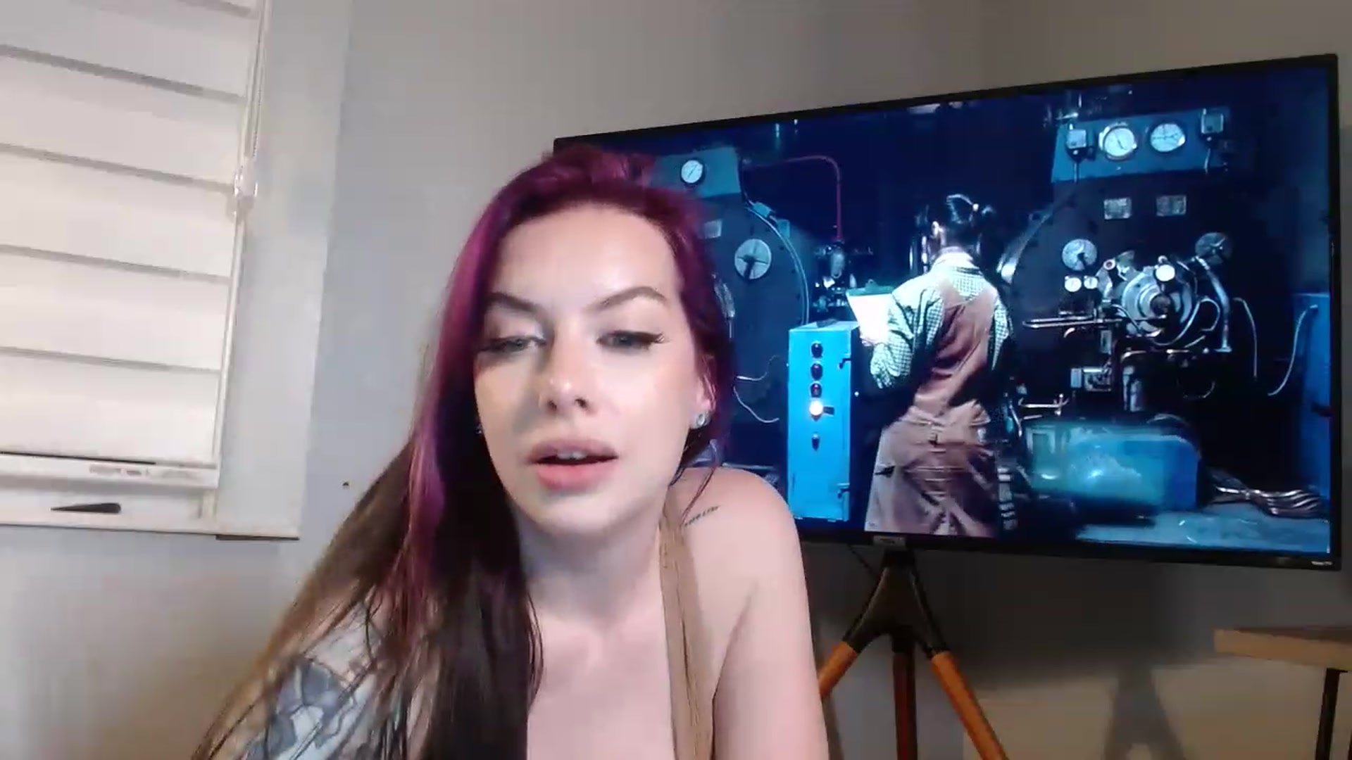 Gallery image thumbnail from Cubbixoxo's myfreecams stream on, 04/29/2023, 05:25 image 9 of 20
