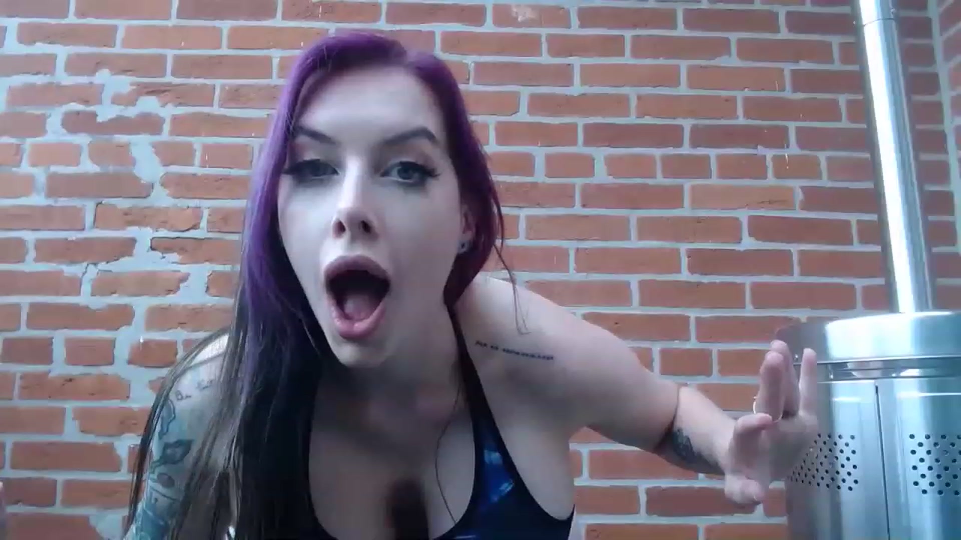 Gallery image thumbnail from Cubbixoxo's myfreecams stream on, 05/04/2023, 22:12 image 12 of 20